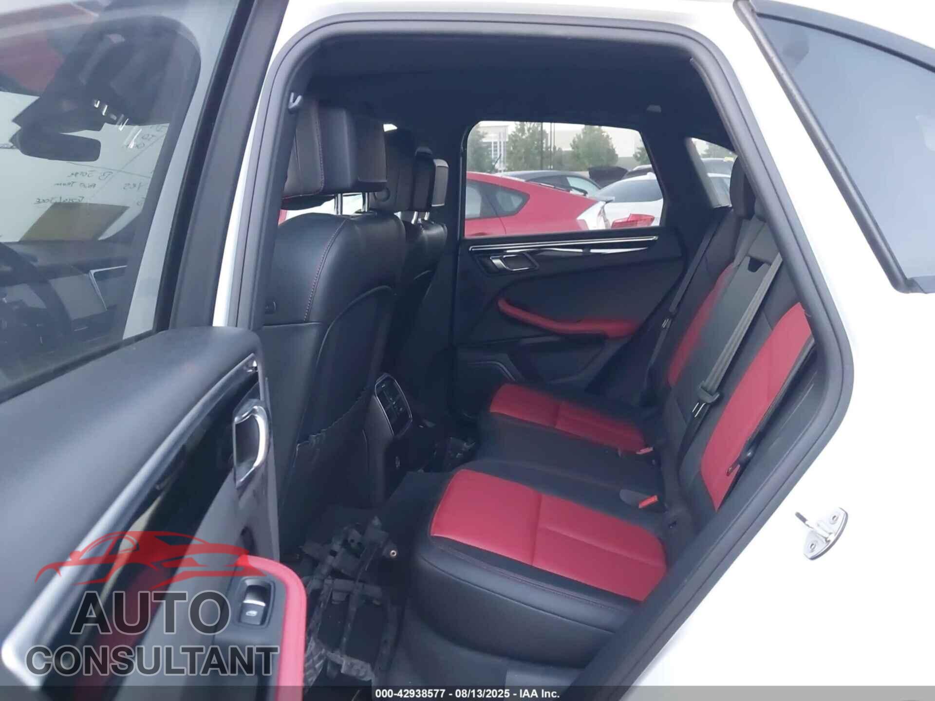 PORSCHE MACAN 2019 - WP1AA2A59KLB00752