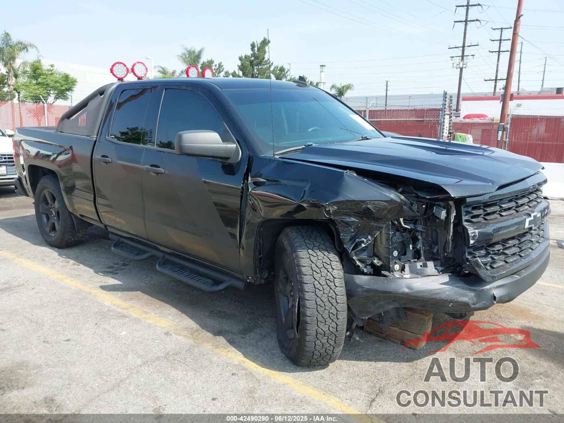 CHEVROLET SILVERADO 1500 2018 - 1GCRCNEC5JZ106424