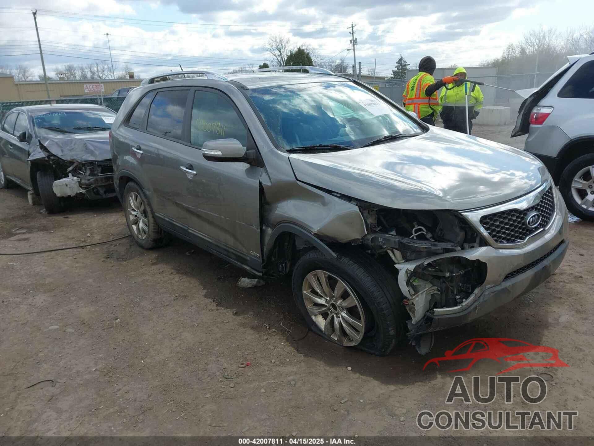 KIA SORENTO 2011 - 5XYKUDA26BG123044