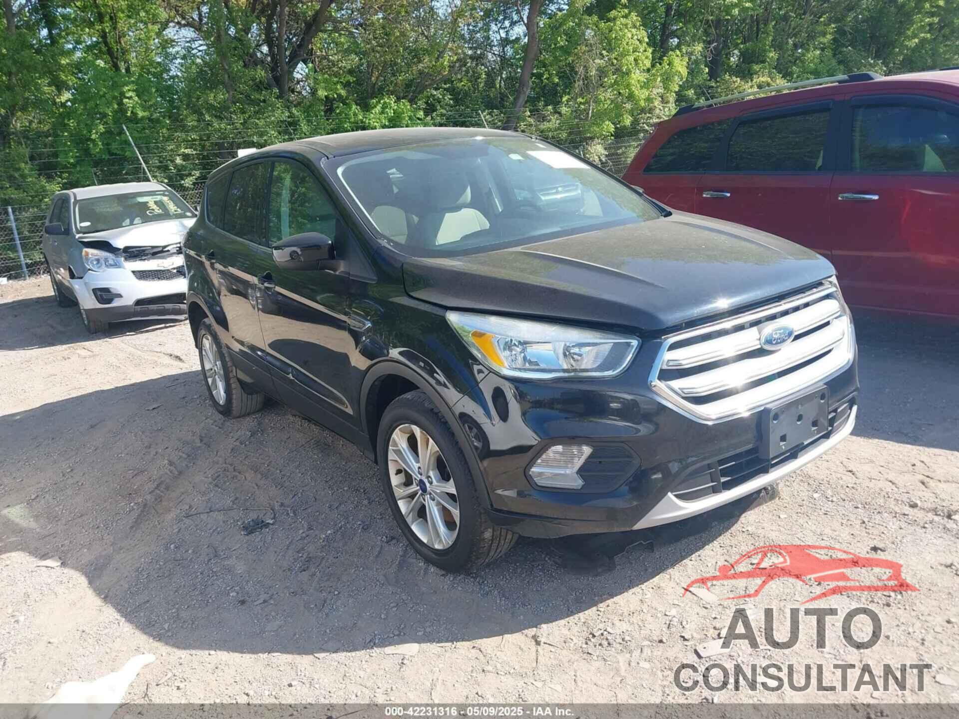 FORD ESCAPE 2017 - 1FMCU9GD4HUD47619