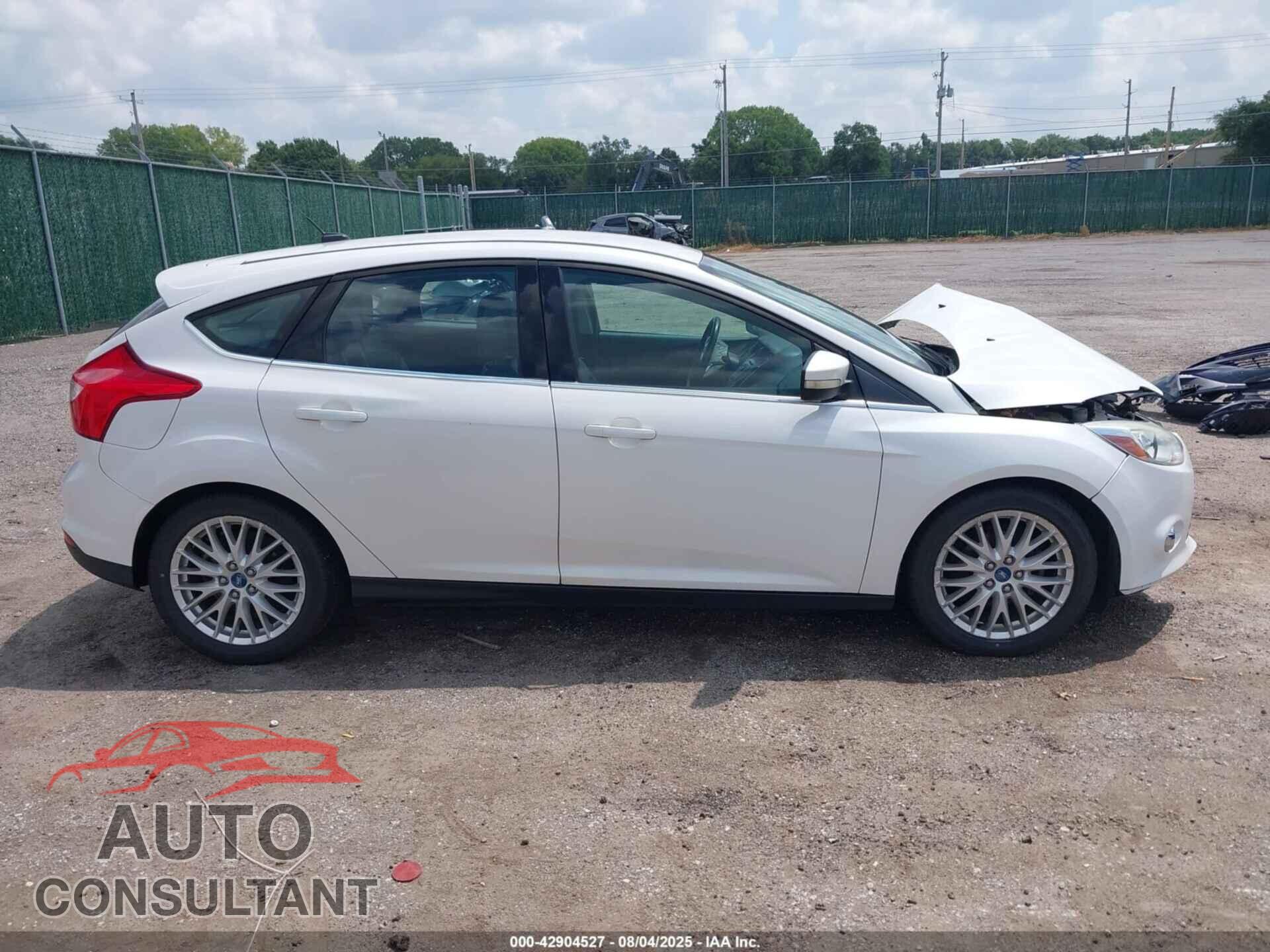 FORD FOCUS 2012 - 1FAHP3M22CL475458