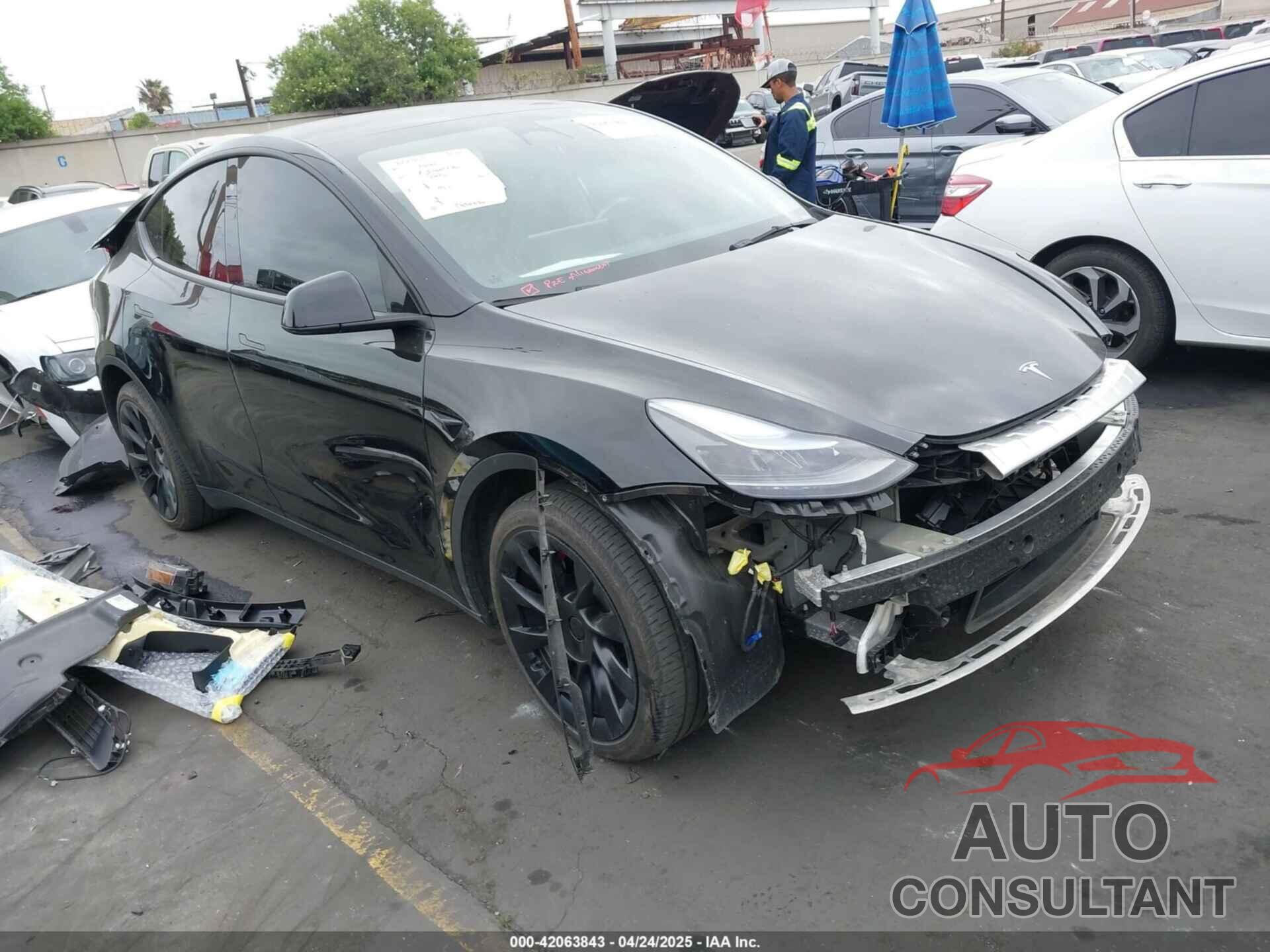 TESLA MODEL Y 2023 - 7SAYGAEE4PF636427