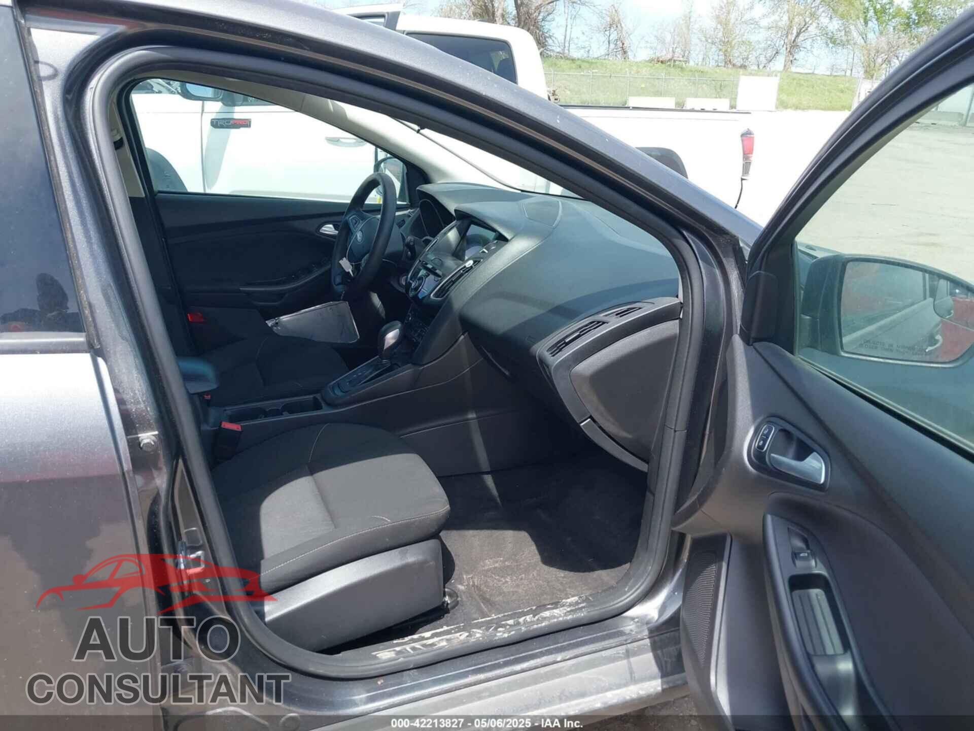 FORD FOCUS 2017 - 1FADP3M29HL247804