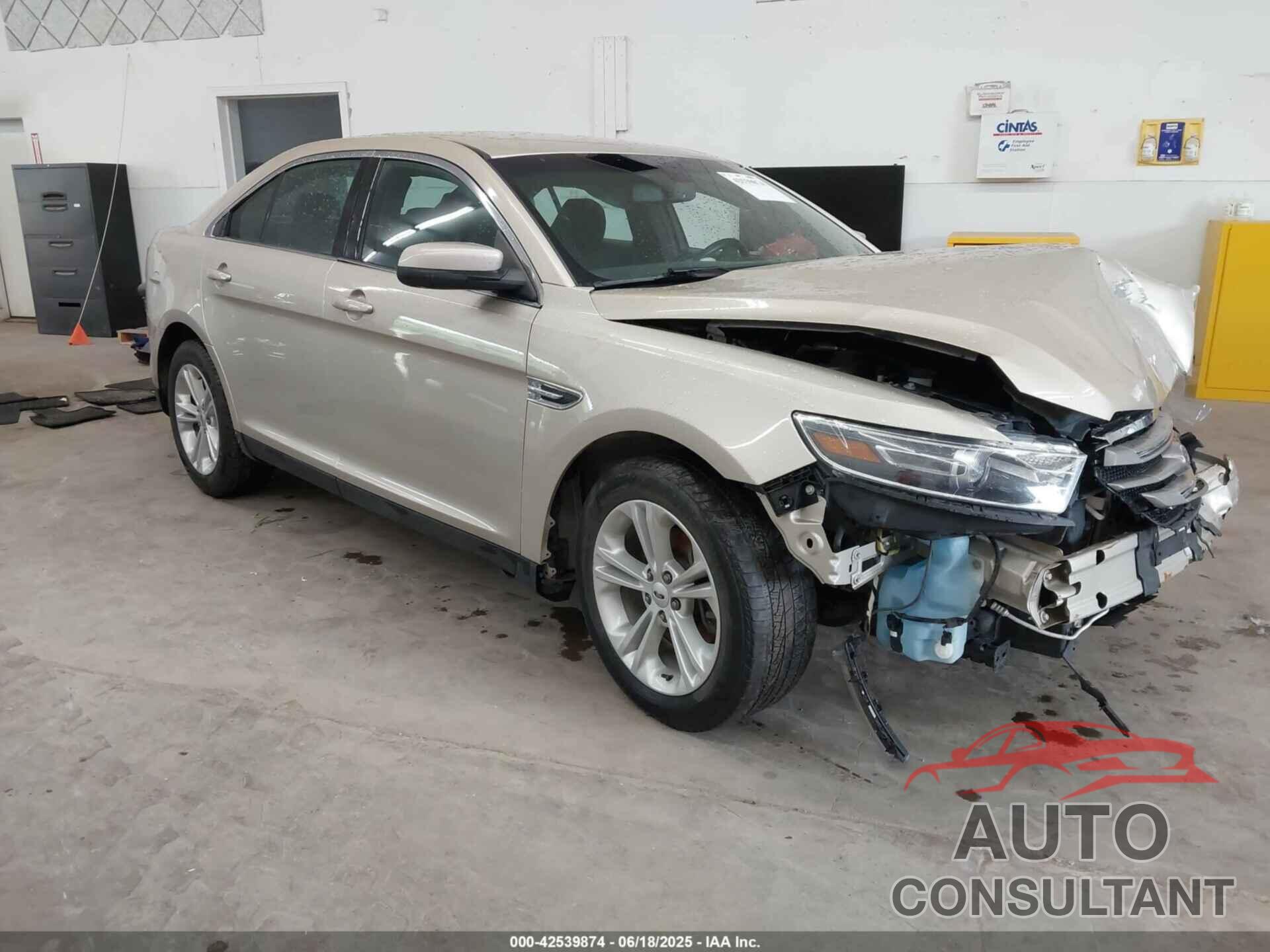 FORD TAURUS 2018 - 1FAHP2E88JG132138
