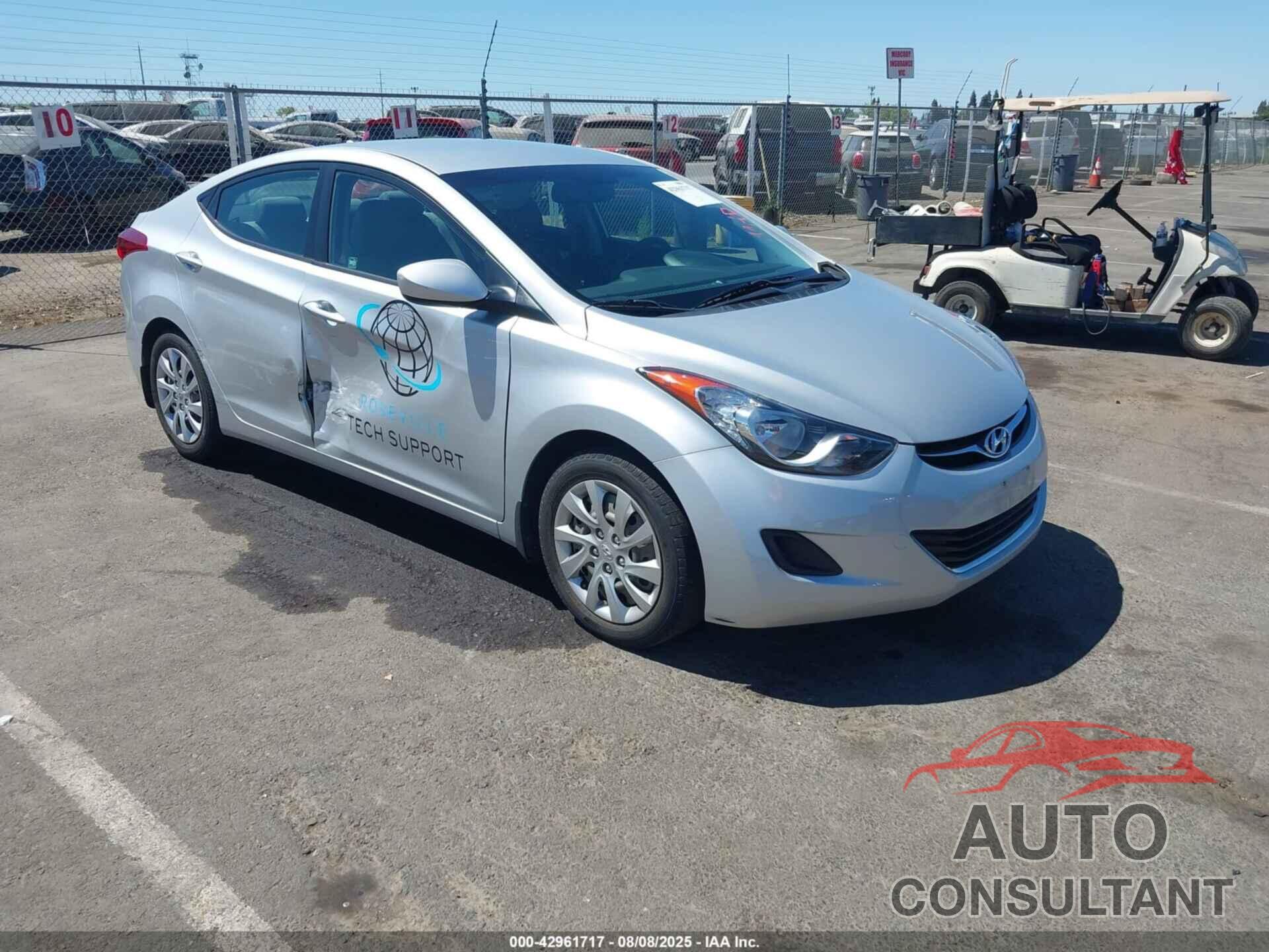 HYUNDAI ELANTRA 2013 - KMHDH4AE8DU631097