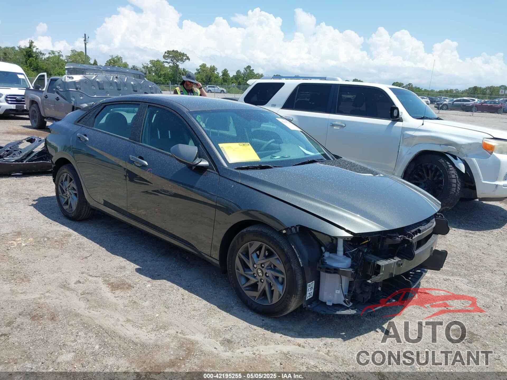 HYUNDAI ELANTRA 2024 - KMHLM4DG7RU660585