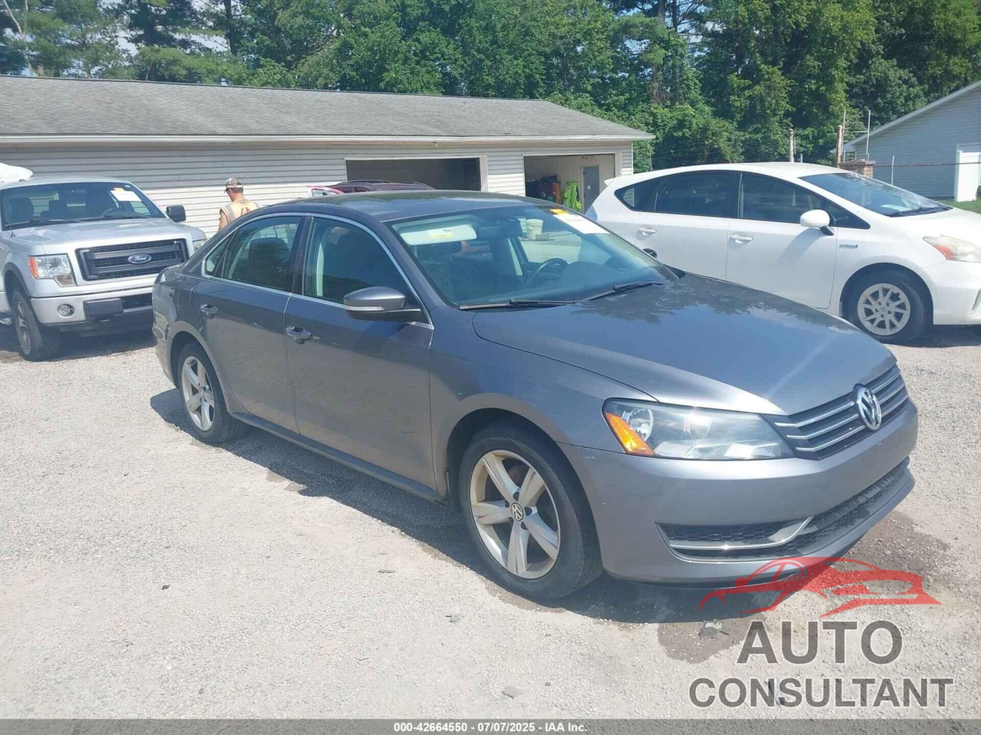 VOLKSWAGEN PASSAT 2013 - 1VWBH7A36DC004946