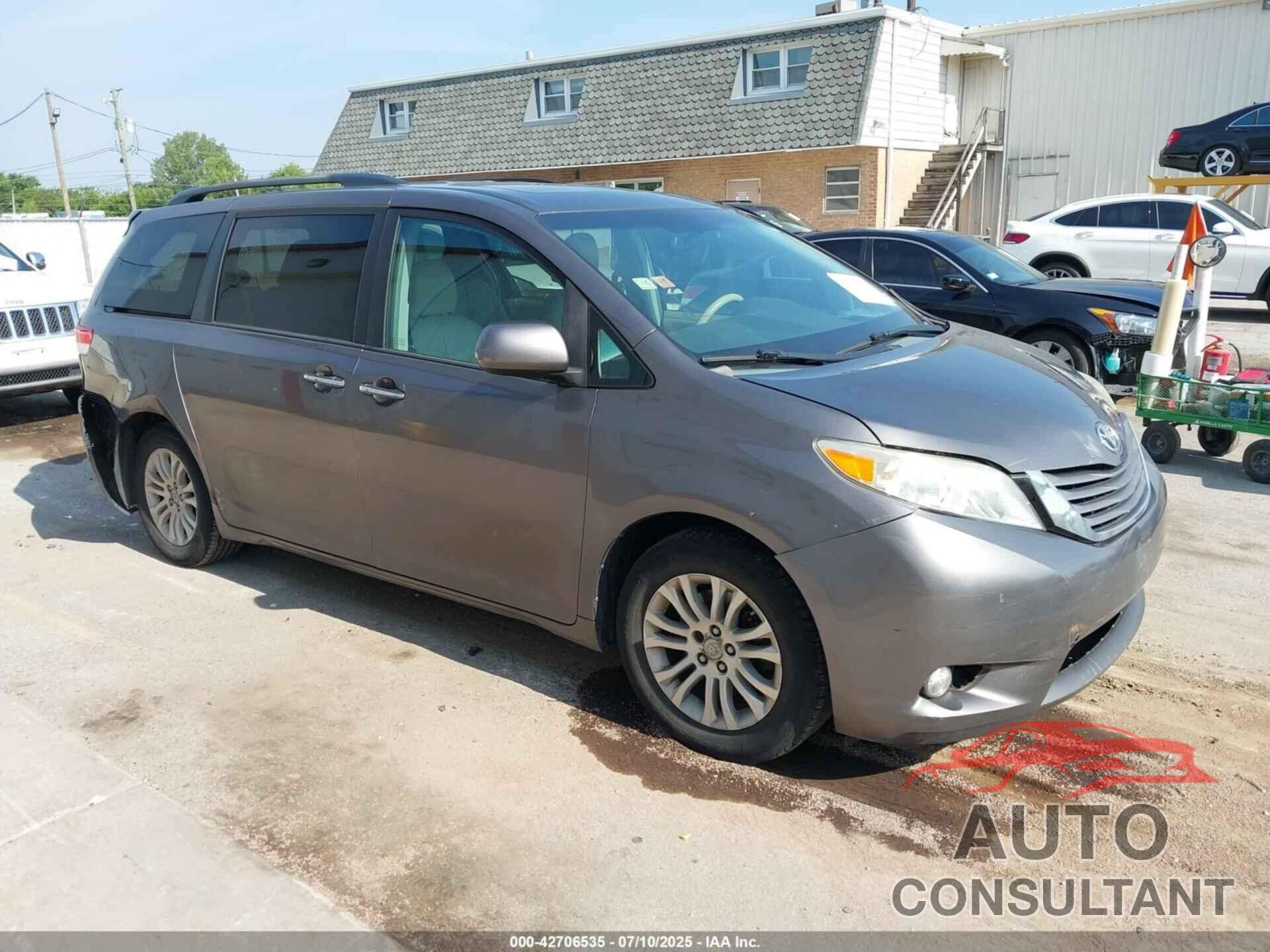 TOYOTA SIENNA 2011 - 5TDYK3DC5BS166582