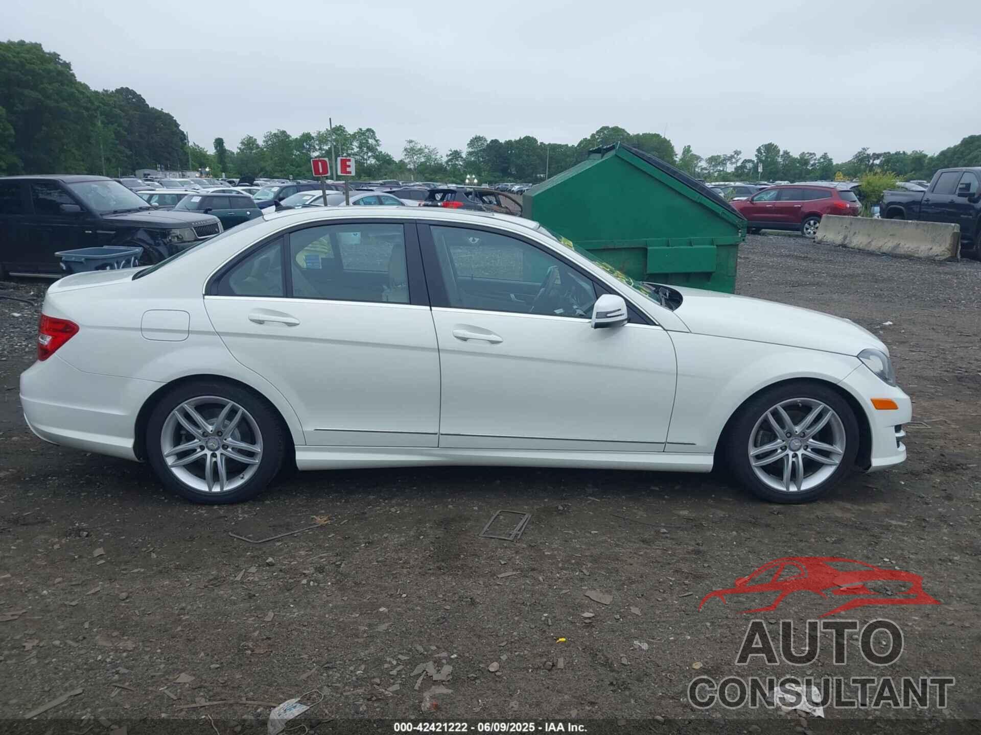 MERCEDES-BENZ C 300 2012 - WDDGF8BB4CR214277