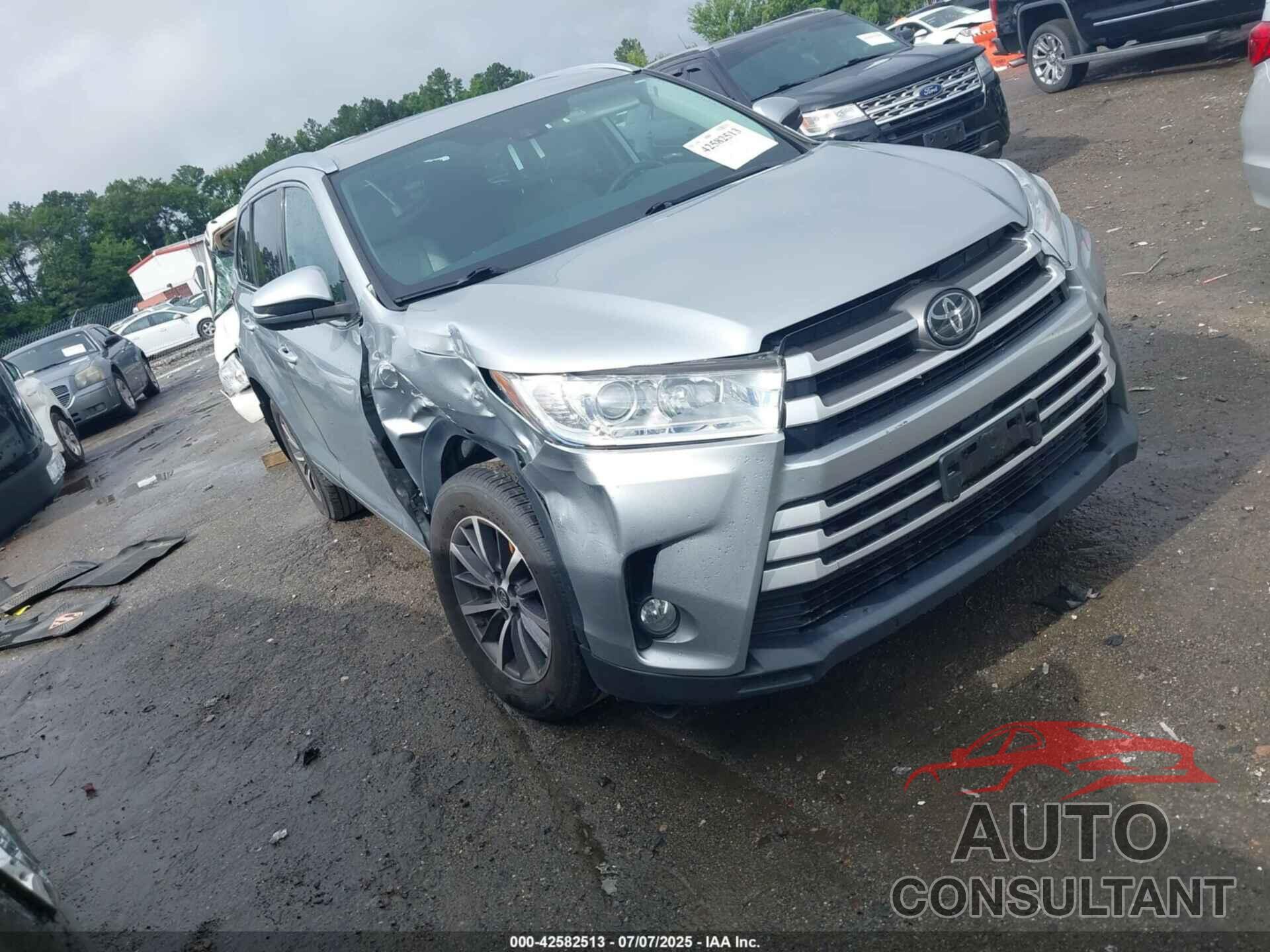 TOYOTA HIGHLANDER 2018 - 5TDJZRFH1JS545568