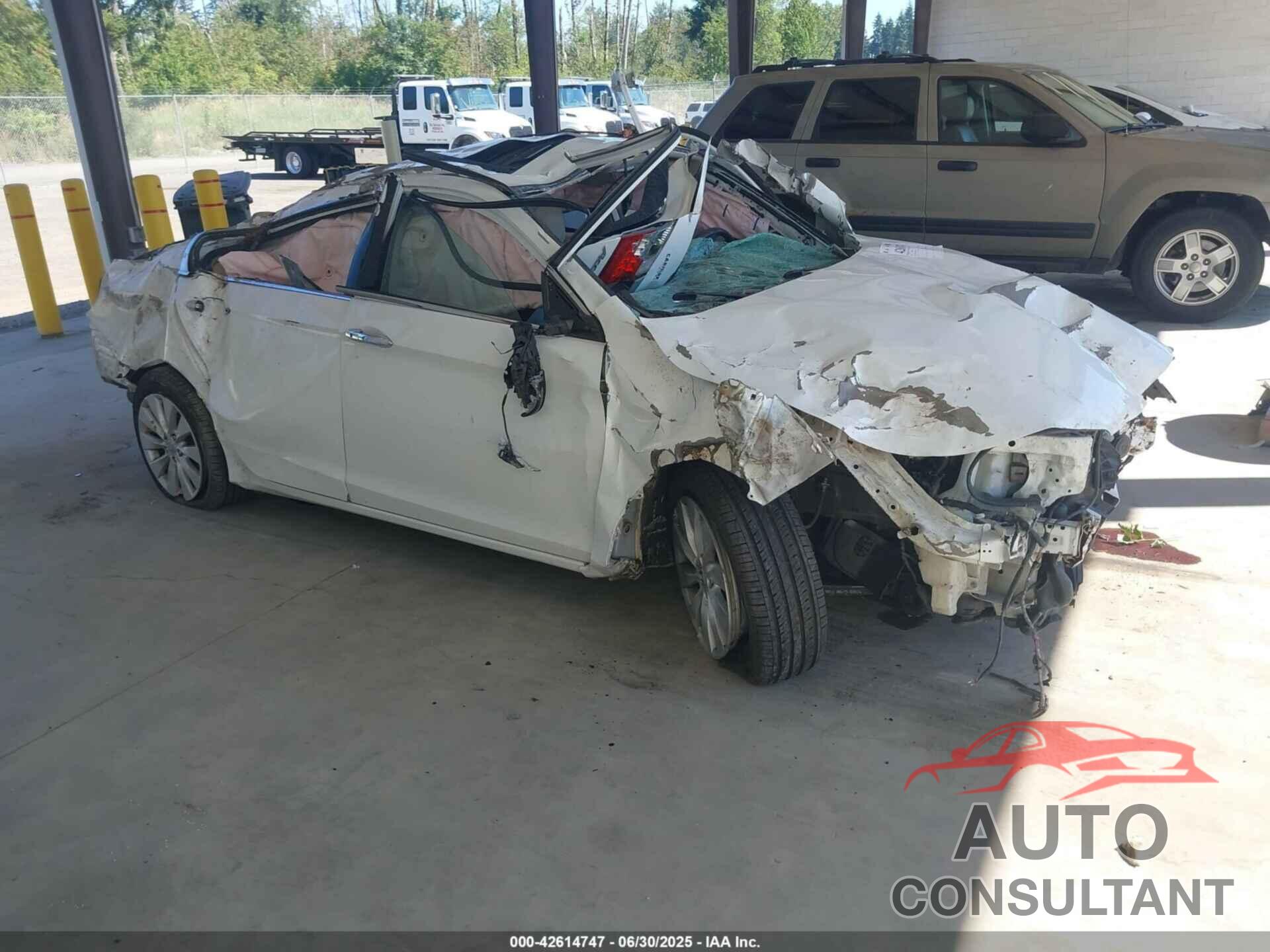 HONDA ACCORD 2013 - 1HGCR3F84DA021212