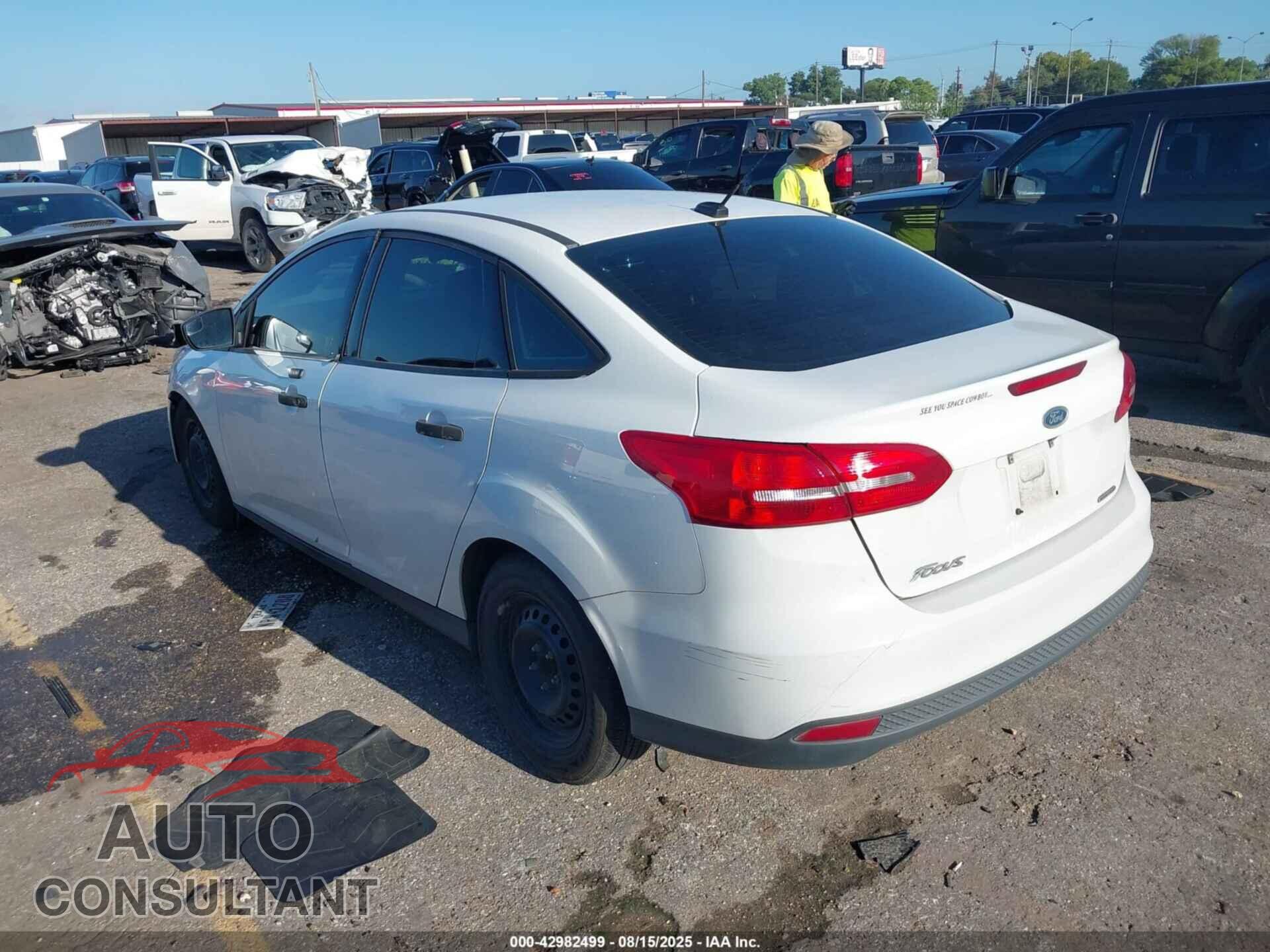 FORD FOCUS 2016 - 1FADP3E28GL393768