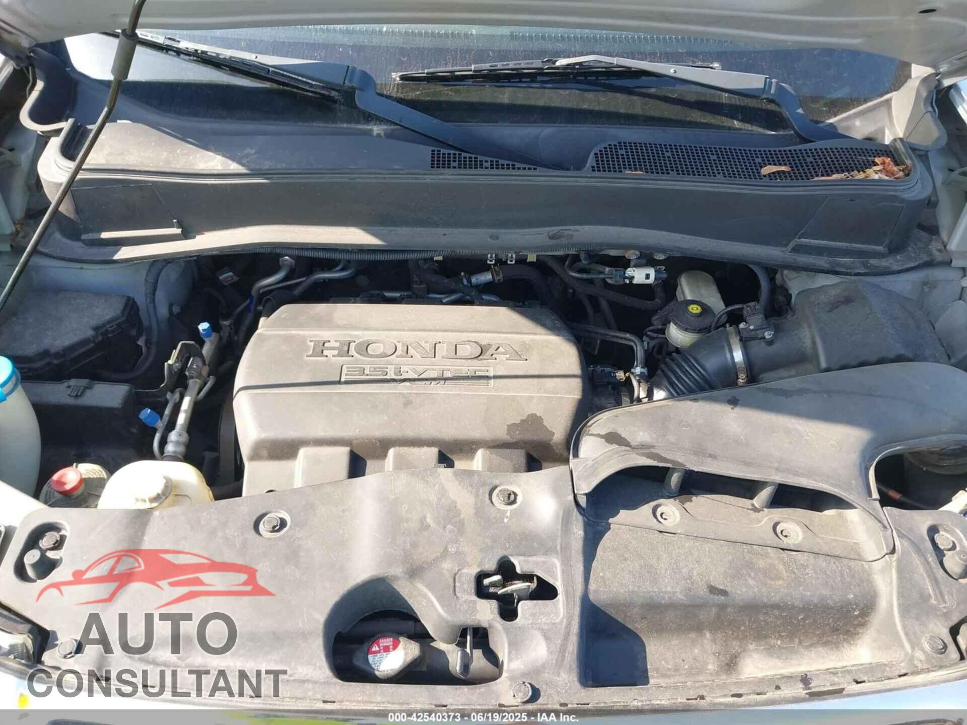 HONDA PILOT 2011 - 5FNYF4H64BB029801