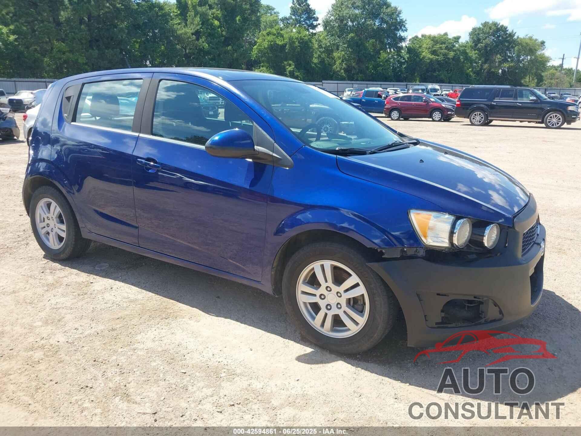 CHEVROLET SONIC 2013 - 1G1JC6SB5D4217726