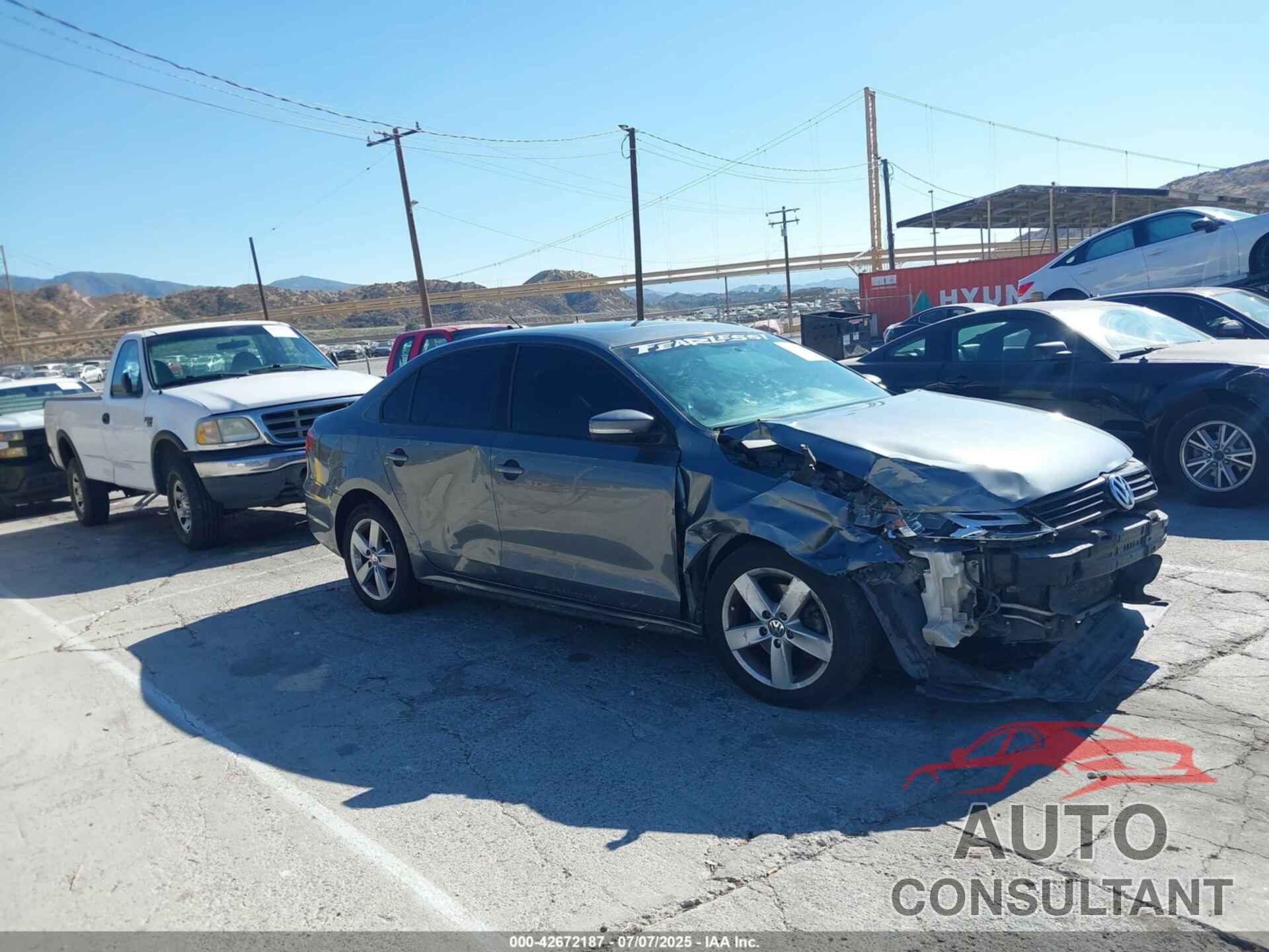 VOLKSWAGEN JETTA 2012 - 3VWLL7AJ4CM042559