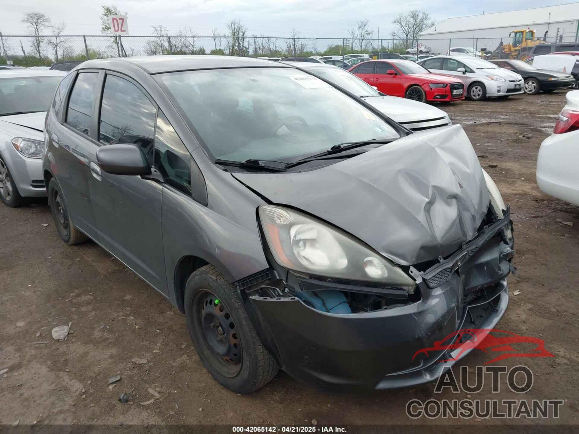 HONDA FIT 2013 - JHMGE8H37DC038695