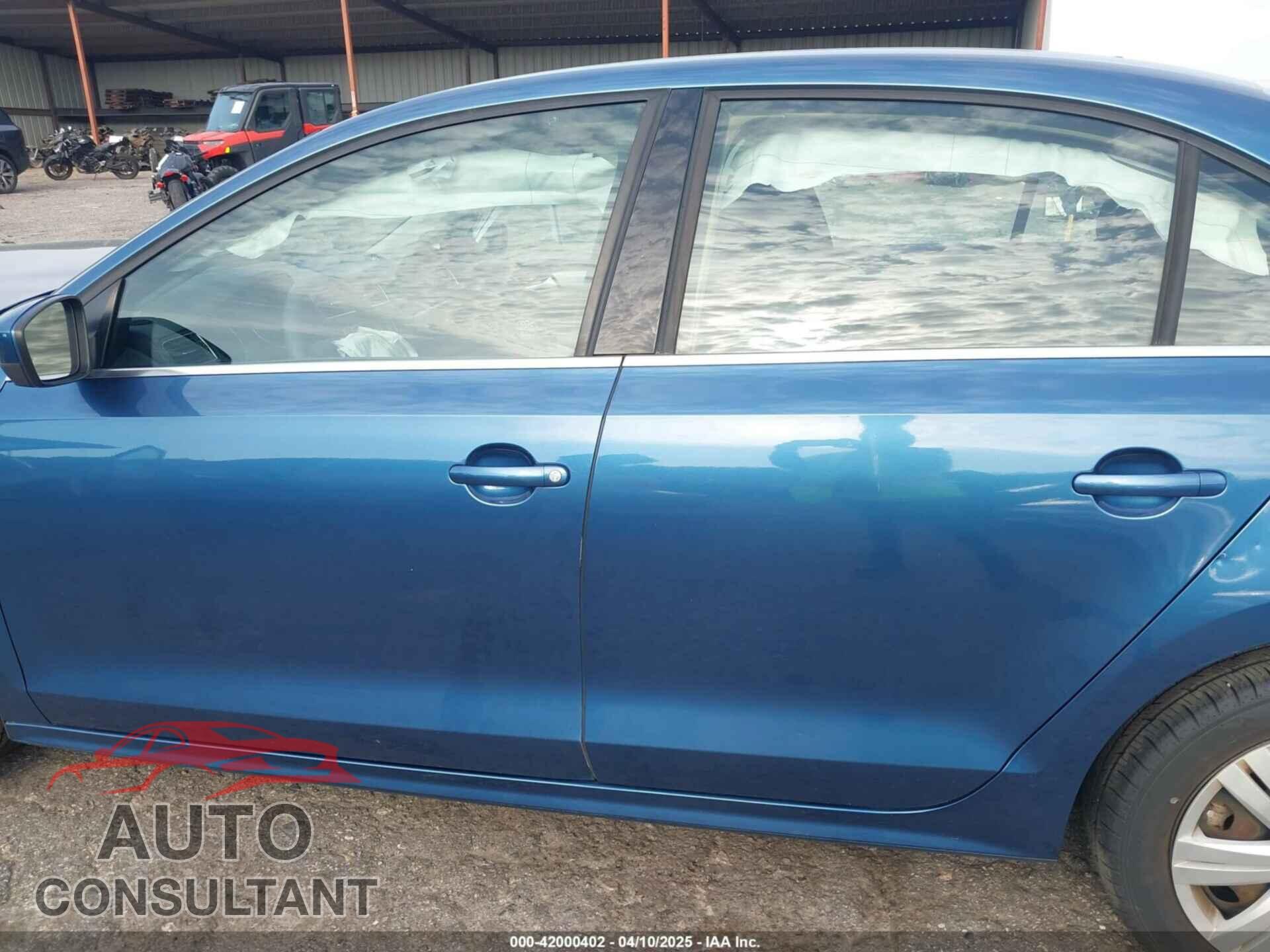 VOLKSWAGEN JETTA 2017 - 3VW2B7AJXHM298419
