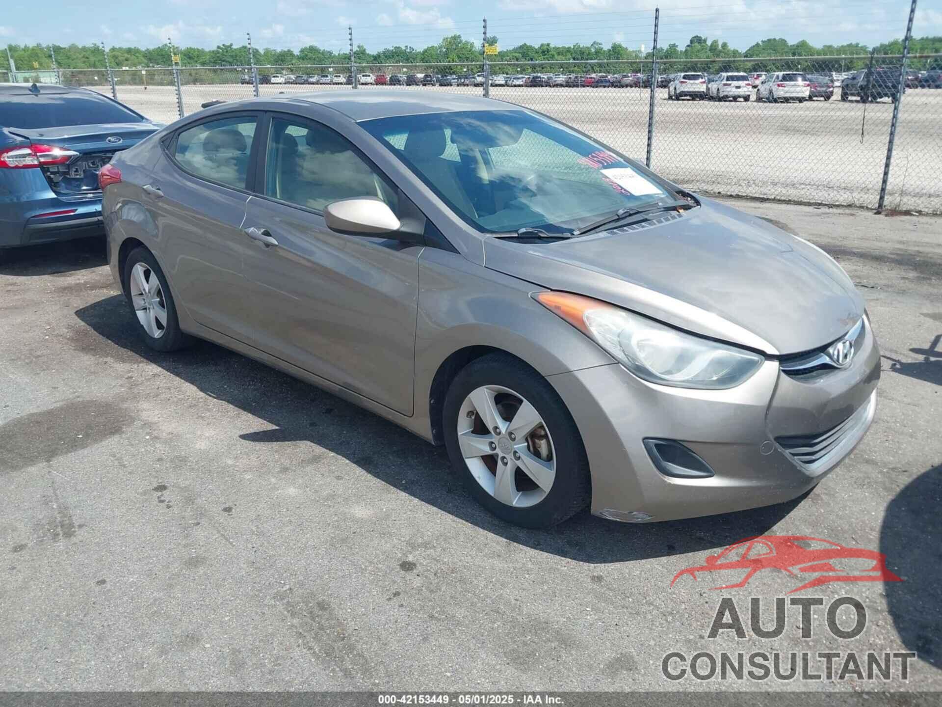 HYUNDAI ELANTRA 2013 - 5NPDH4AE7DH351010