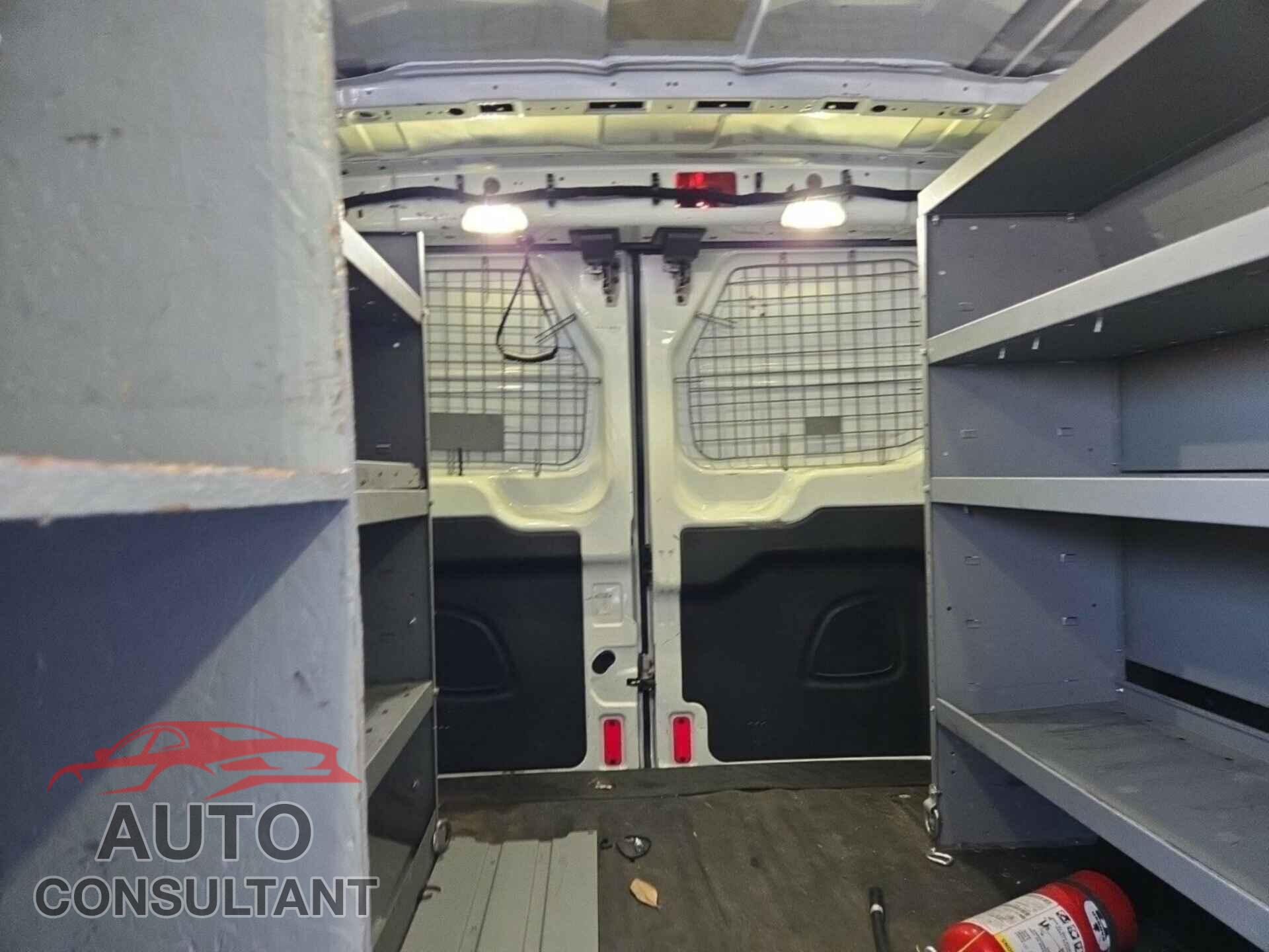 FORD TRANSIT-250 2017 - 1FTYR1YM1HKB36417