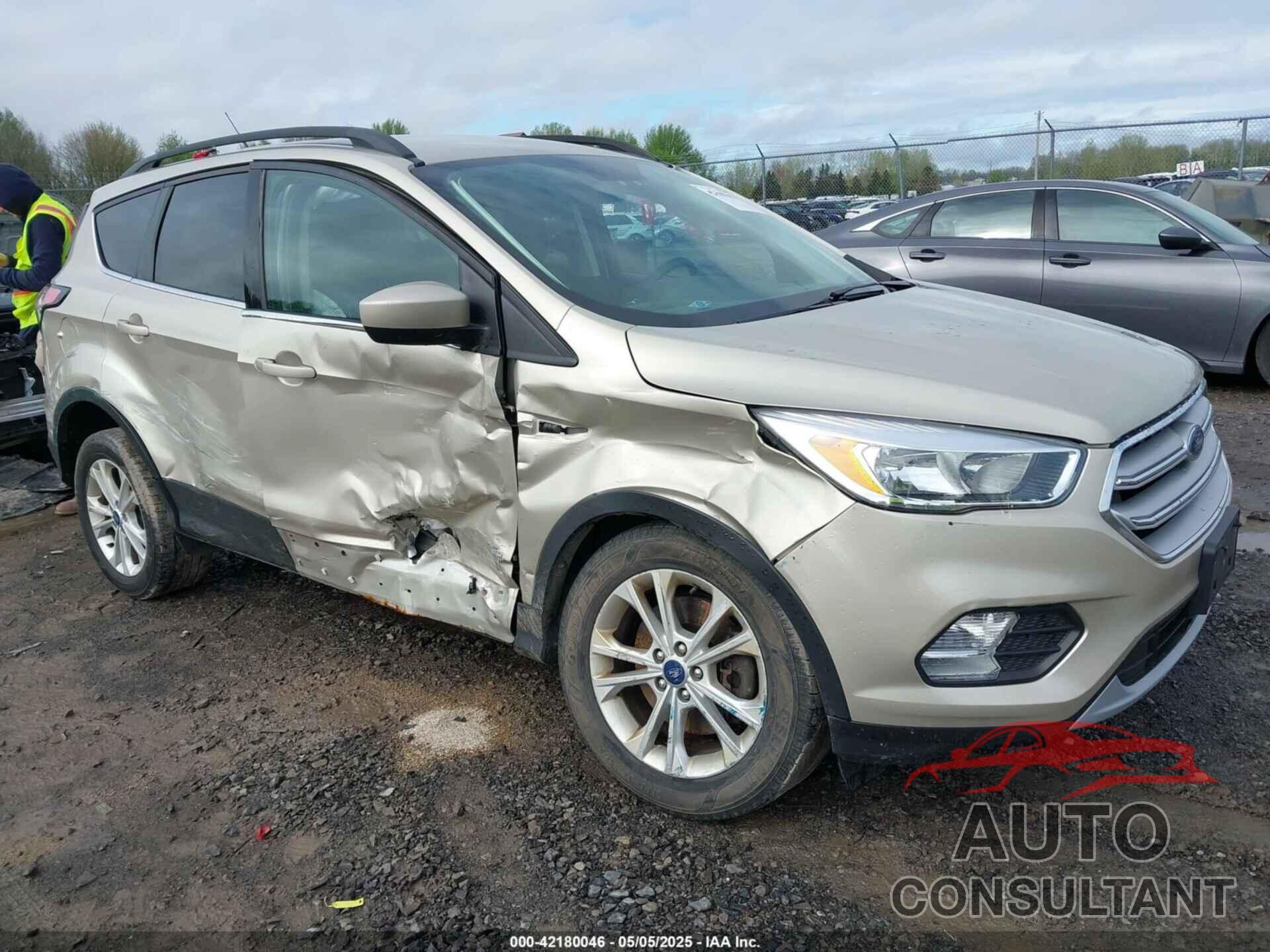 FORD ESCAPE 2018 - 1FMCU9GD8JUD53607