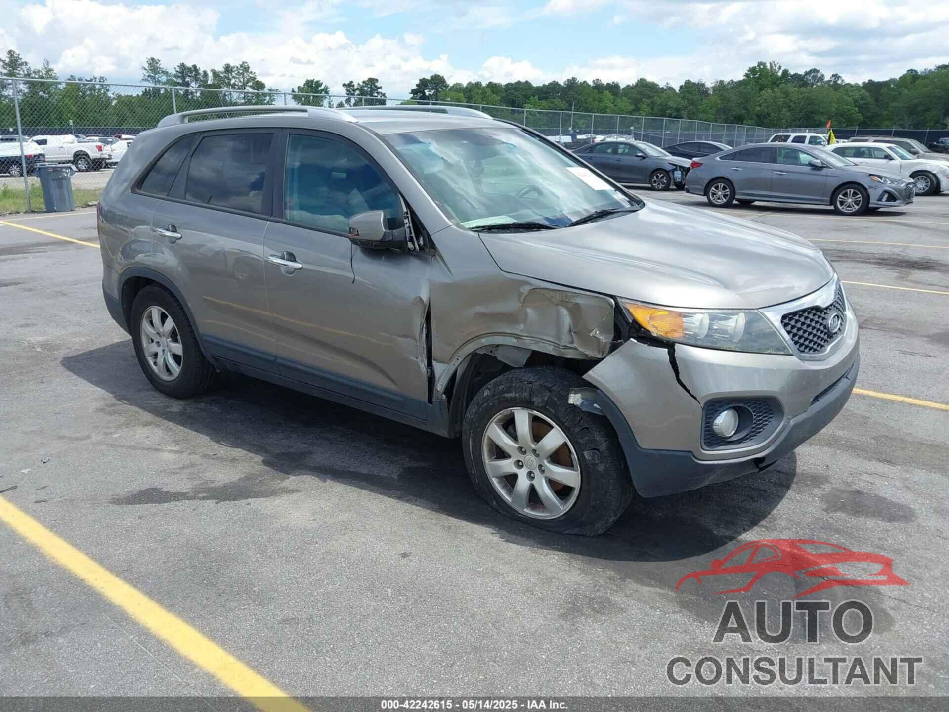KIA SORENTO 2011 - 5XYKT4A17BG033296