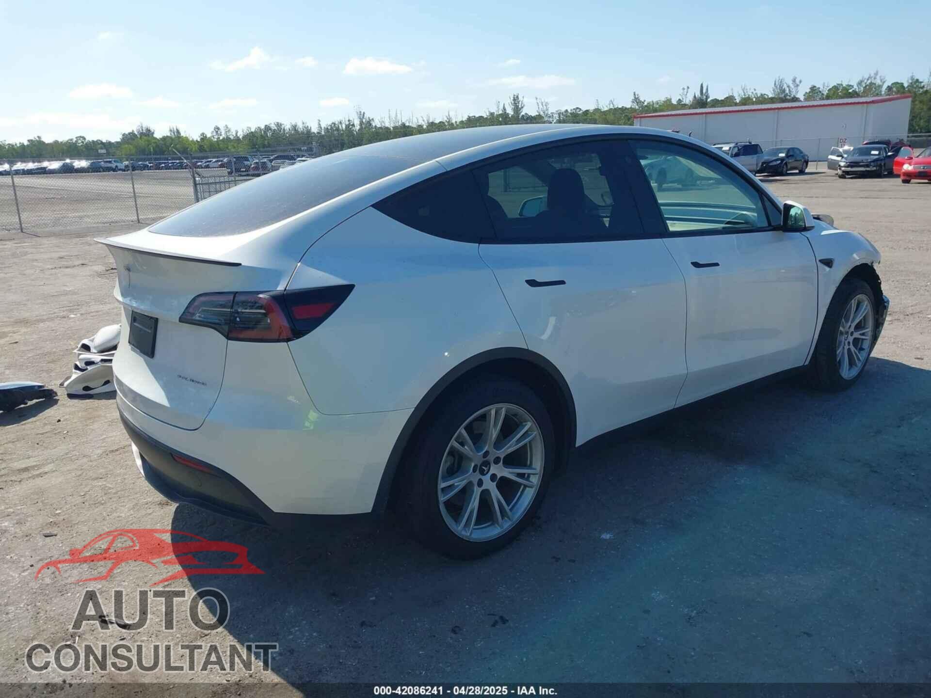 TESLA MODEL Y 2023 - 7SAYGAEE7PF588681