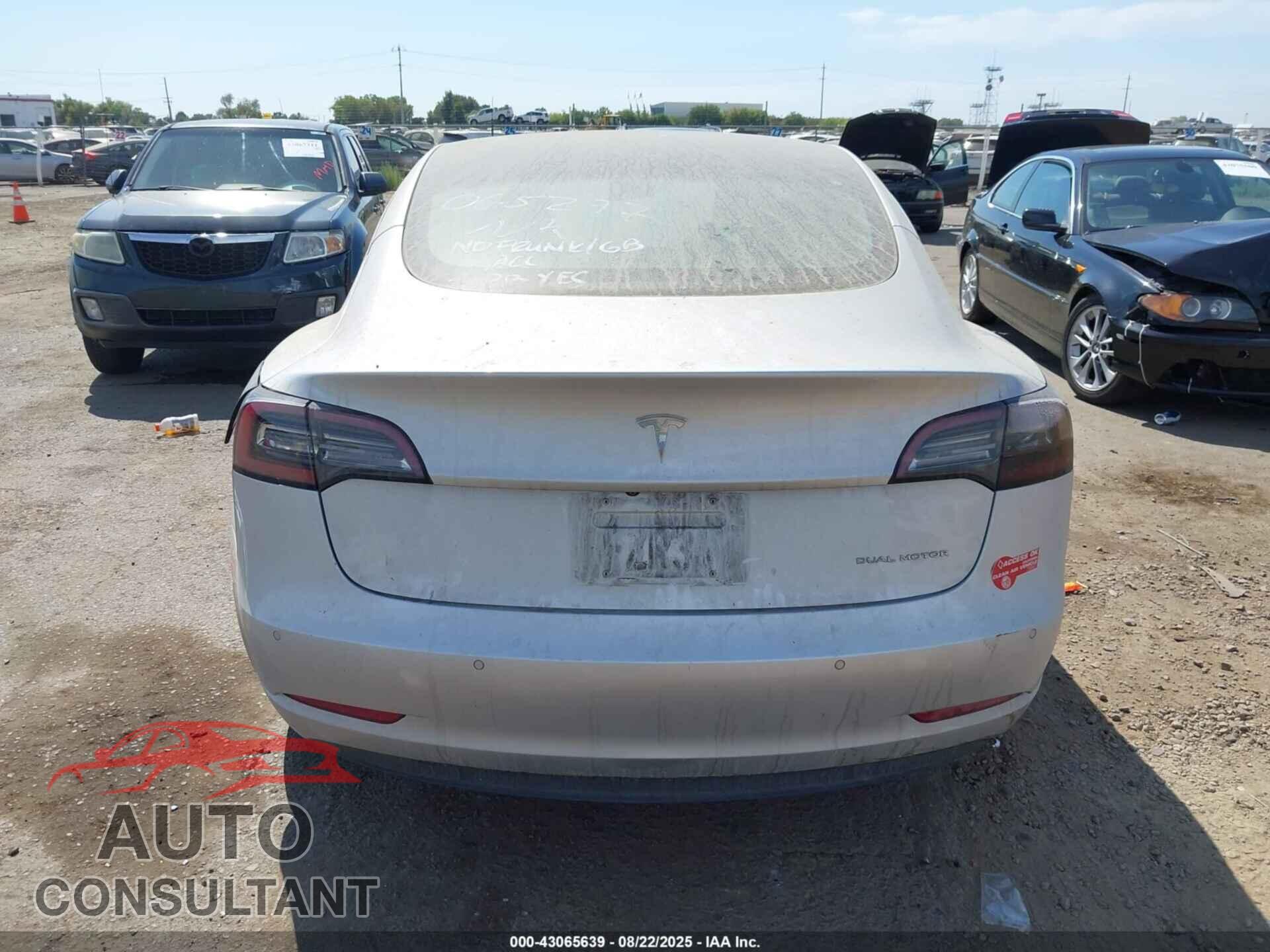 TESLA MODEL 3 2018 - 5YJ3E1EB1JF065277