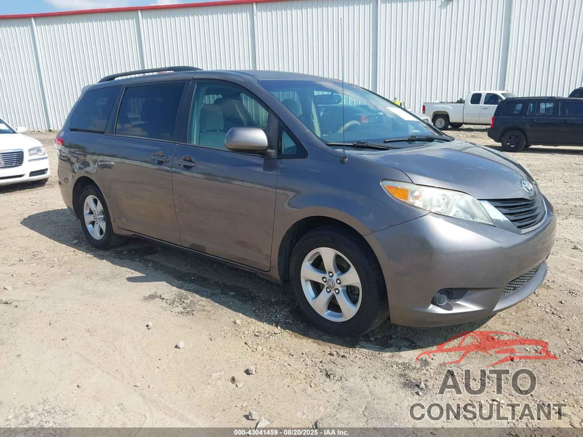 TOYOTA SIENNA 2011 - 5TDKK3DC0BS112256