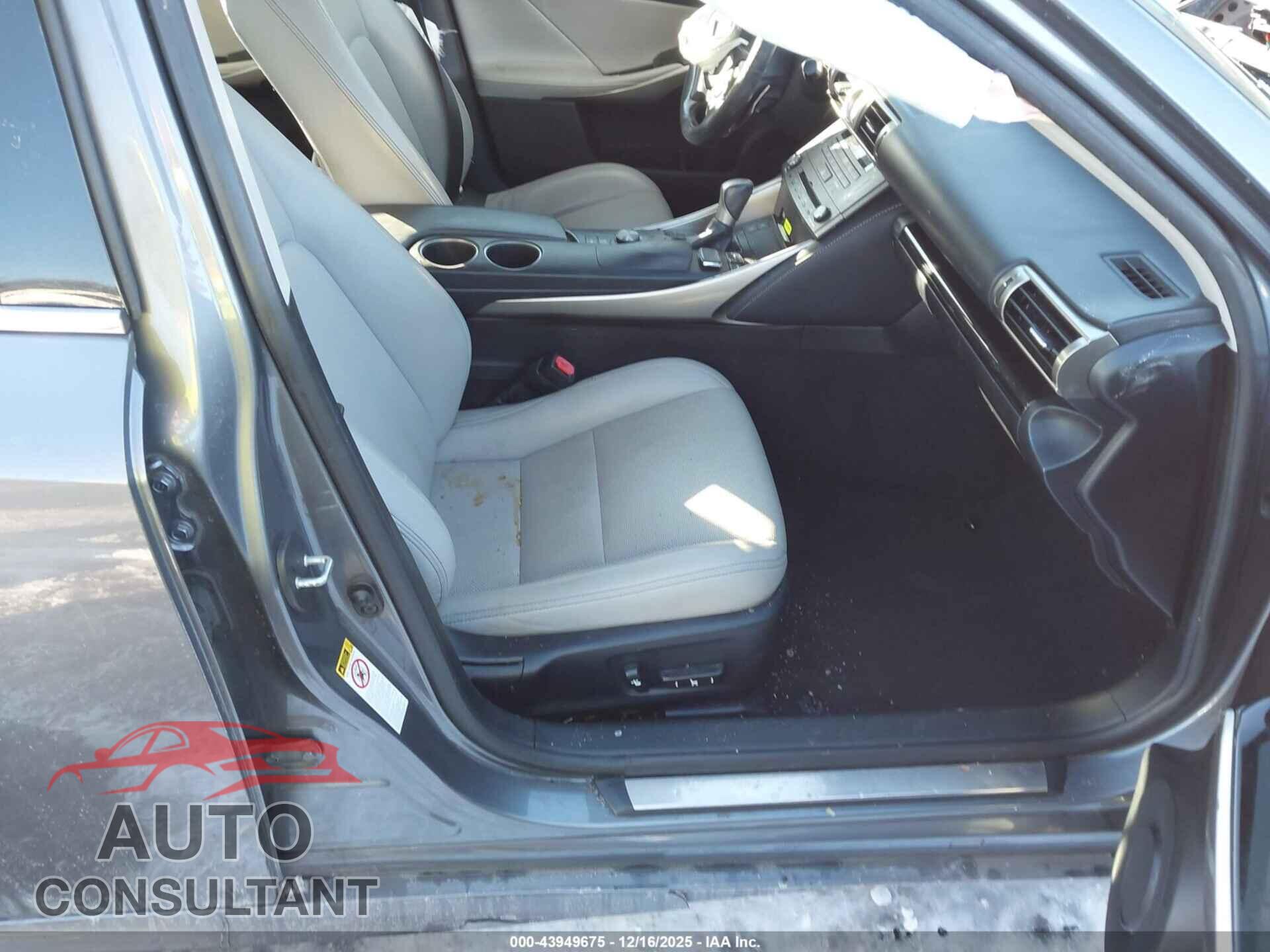 LEXUS IS 250 2015 - JTHCF1D27F5026361
