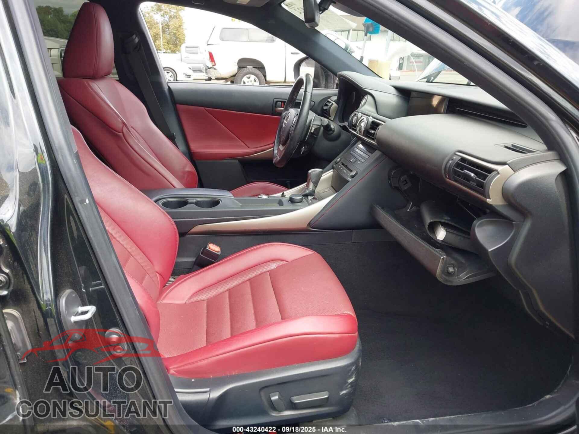 LEXUS IS 300 2019 - JTHBA1D26K5099628