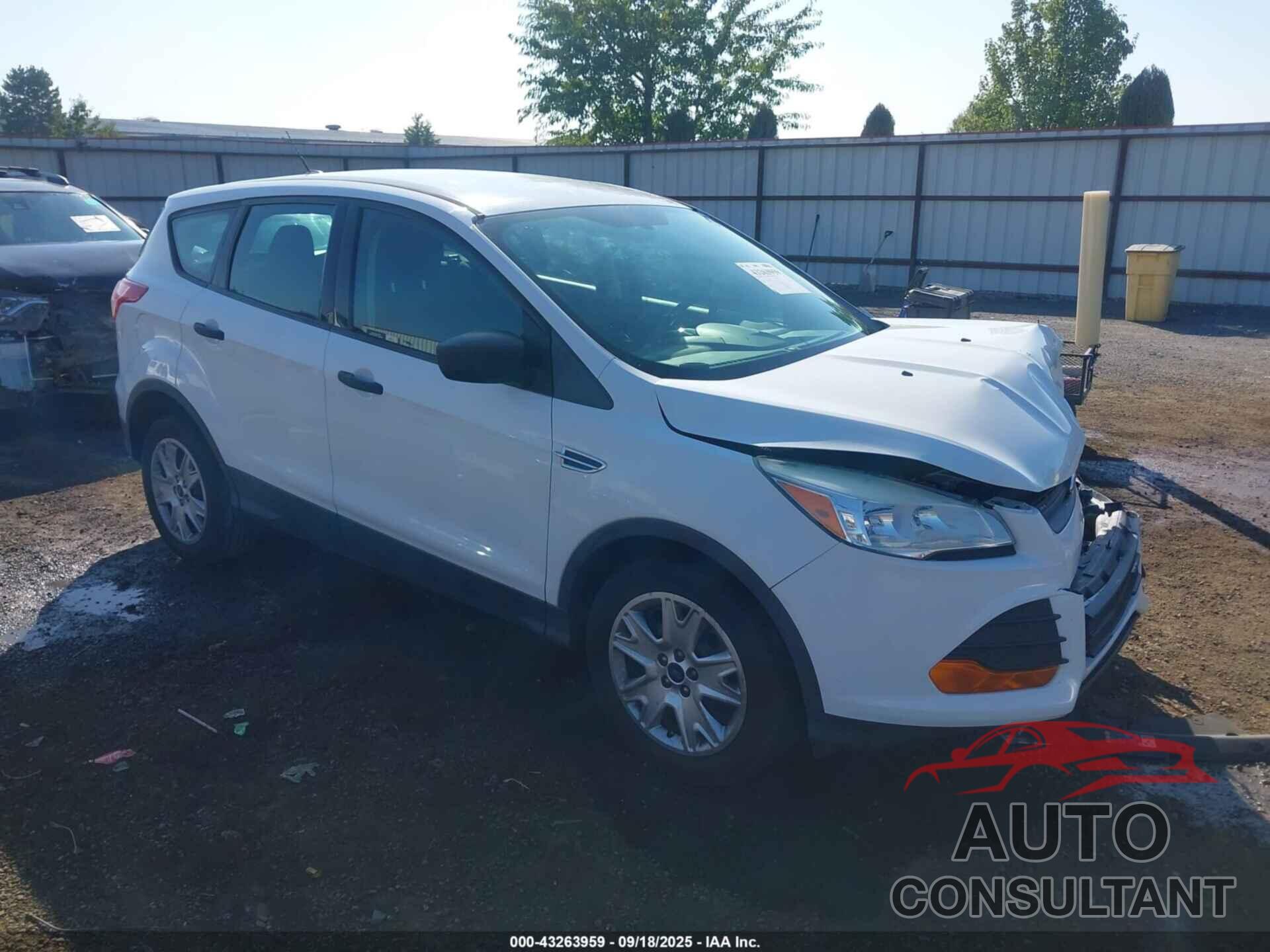 FORD ESCAPE 2015 - 1FMCU0F77FUA52647