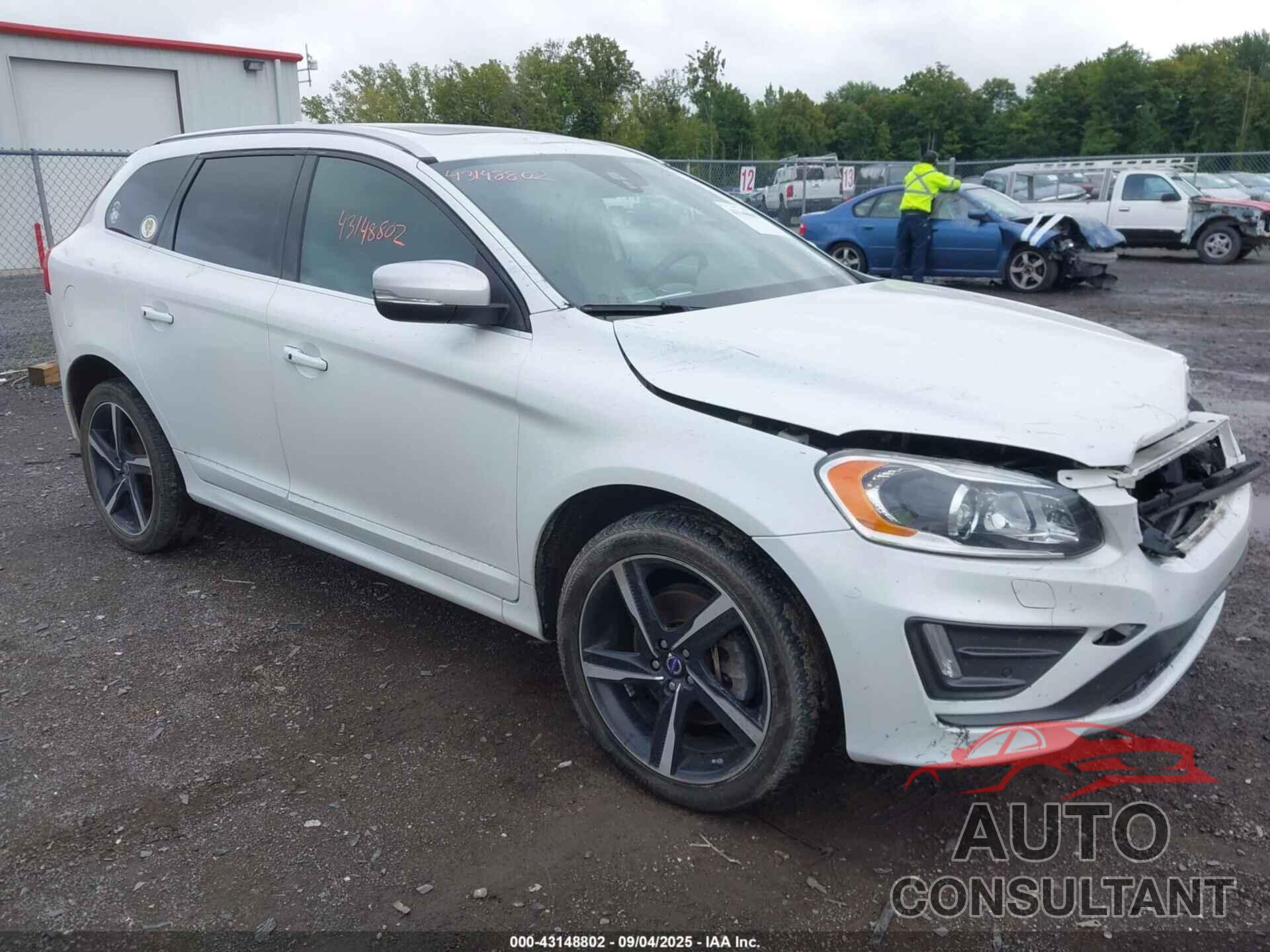 VOLVO XC60 2015 - YV4902RG8F2587769