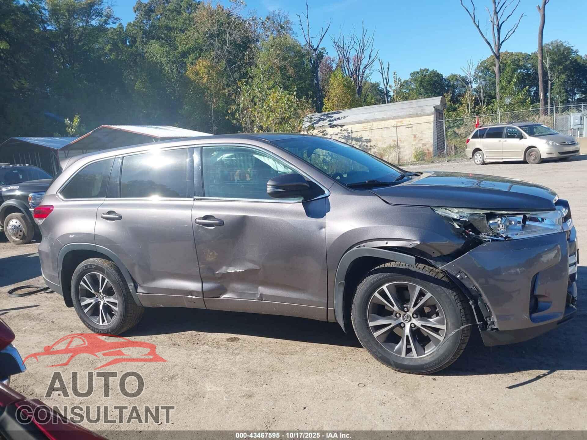 TOYOTA HIGHLANDER 2018 - 5TDBZRFH3JS498564