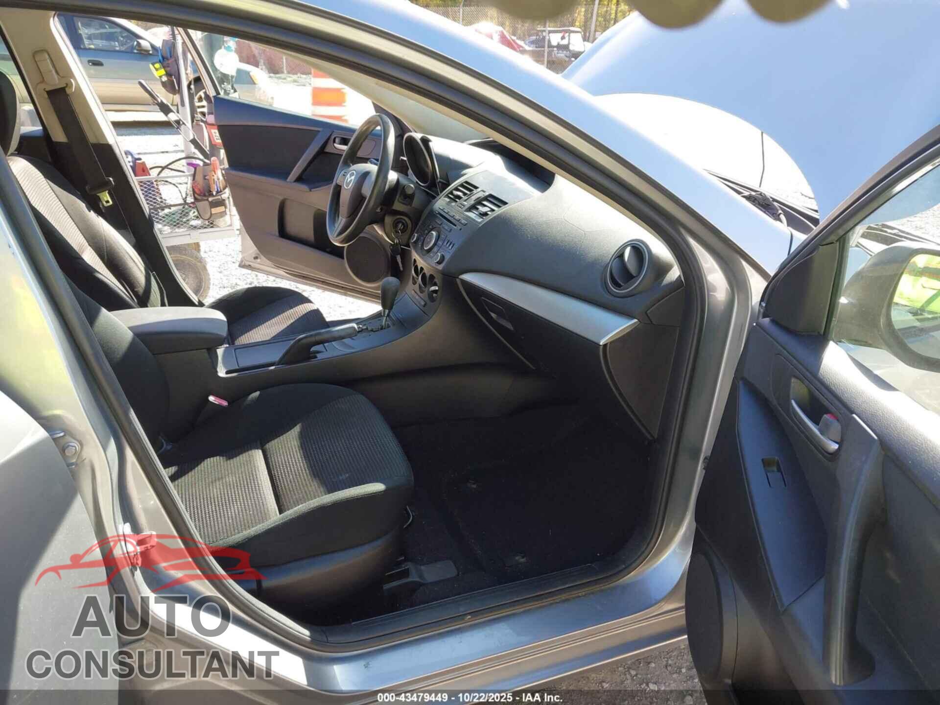 MAZDA MAZDA3 2013 - JM1BL1TF2D1844935