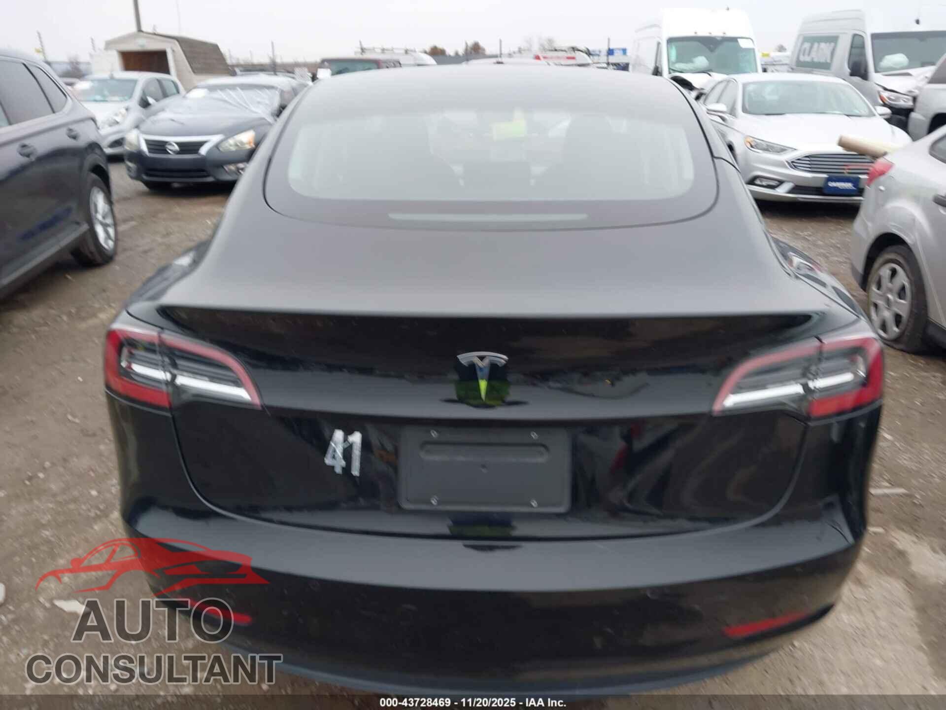 TESLA MODEL 3 2021 - 5YJ3E1EA0MF854452