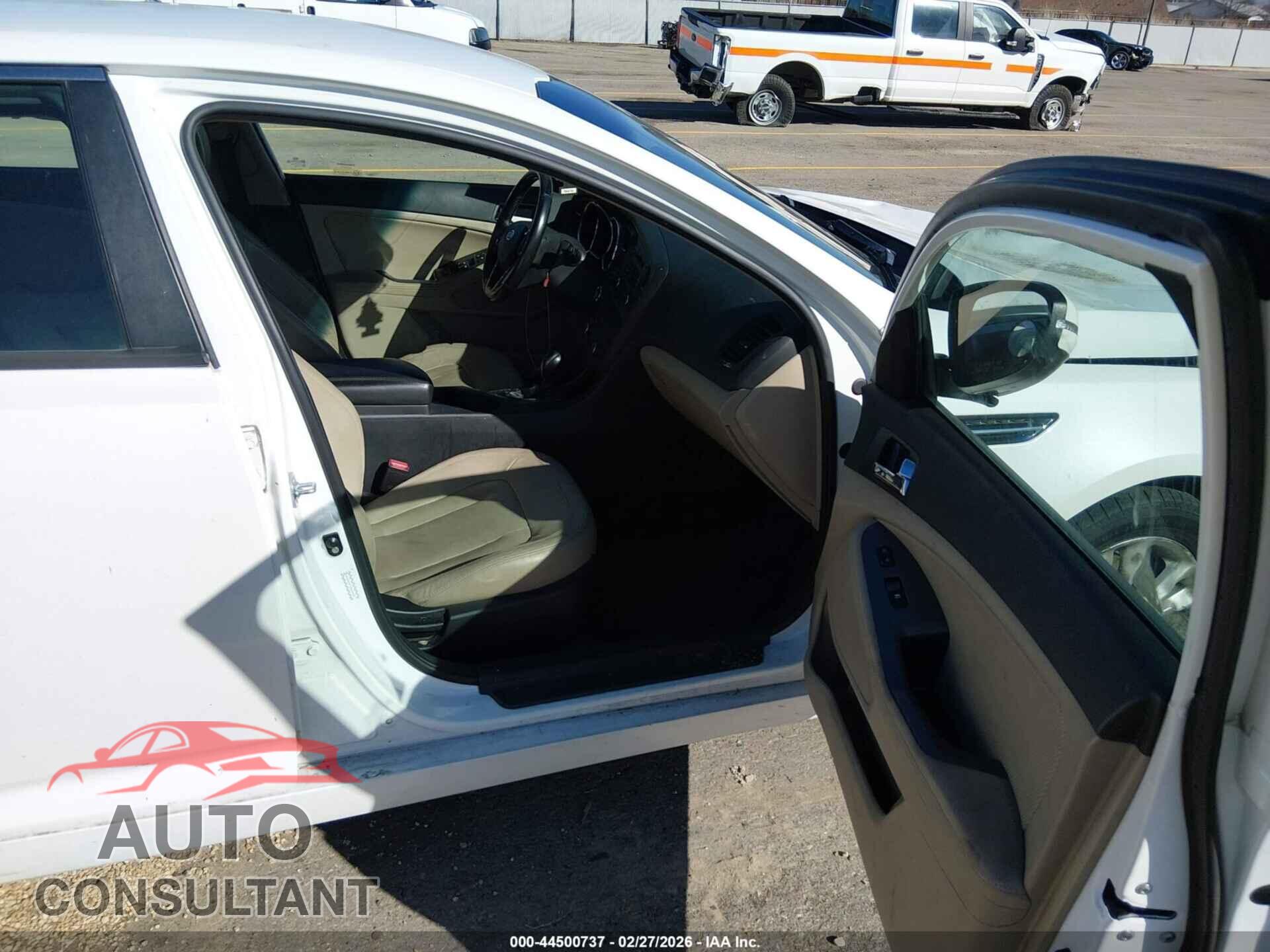 KIA OPTIMA 2011 - KNAGN4A77B5147437