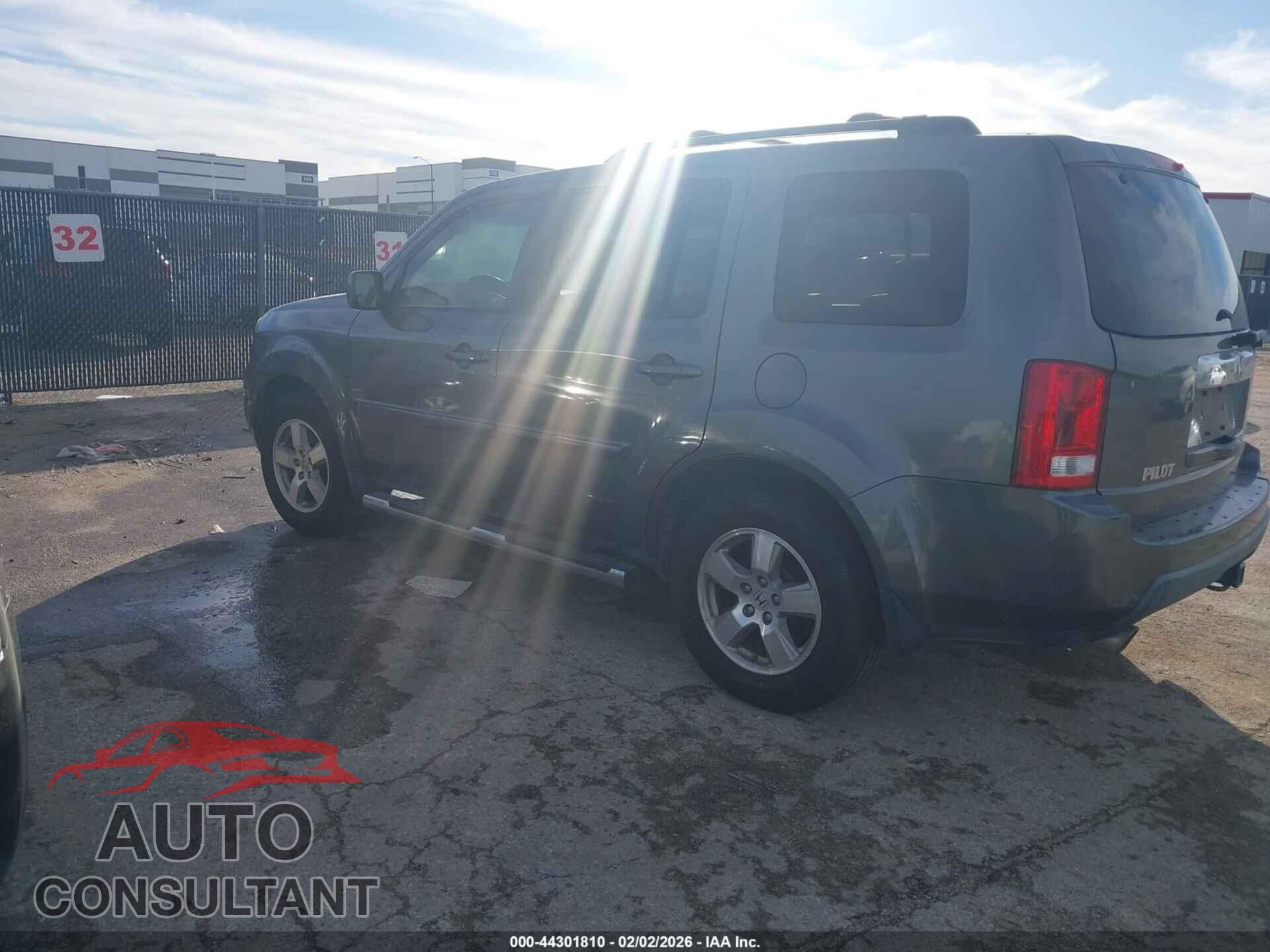 HONDA PILOT 2011 - 5FNYF3H79BB022975