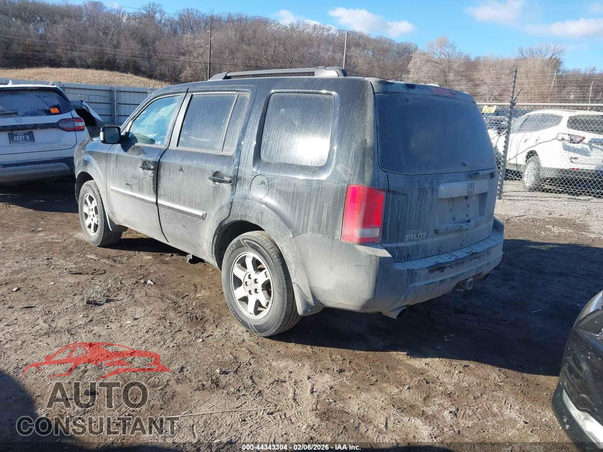 HONDA PILOT 2011 - 5FNYF4H9XBB048671