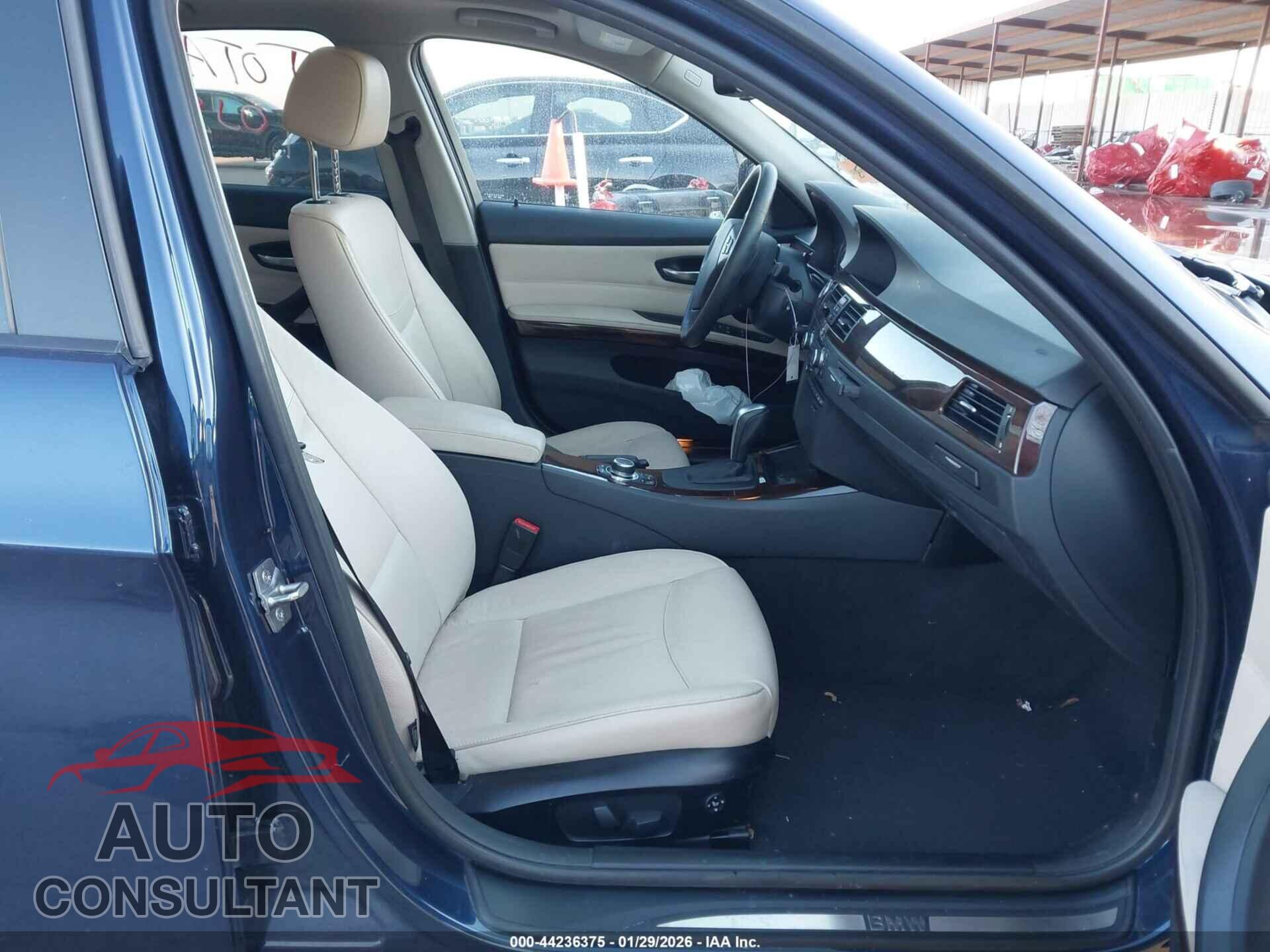 BMW 328I 2011 - WBAPH7C56BE850421
