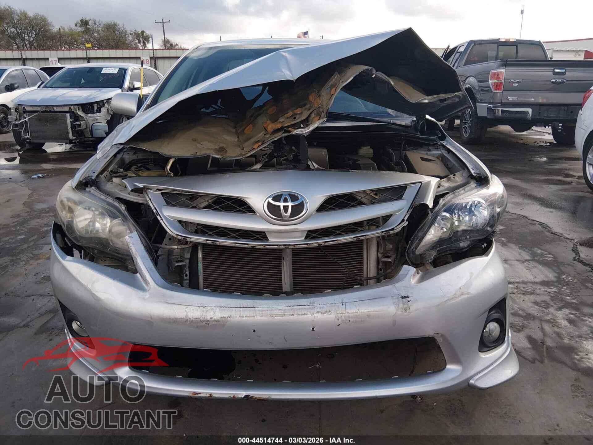 TOYOTA COROLLA 2011 - 2T1BU4EE9BC692017