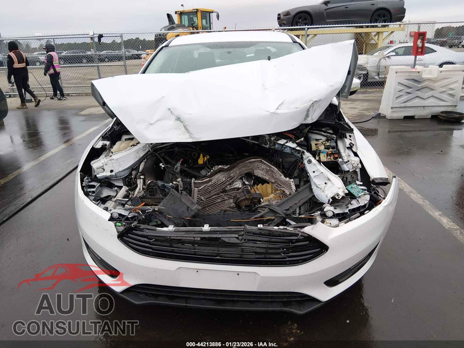 FORD FOCUS 2017 - 1FADP3FE2HL311608