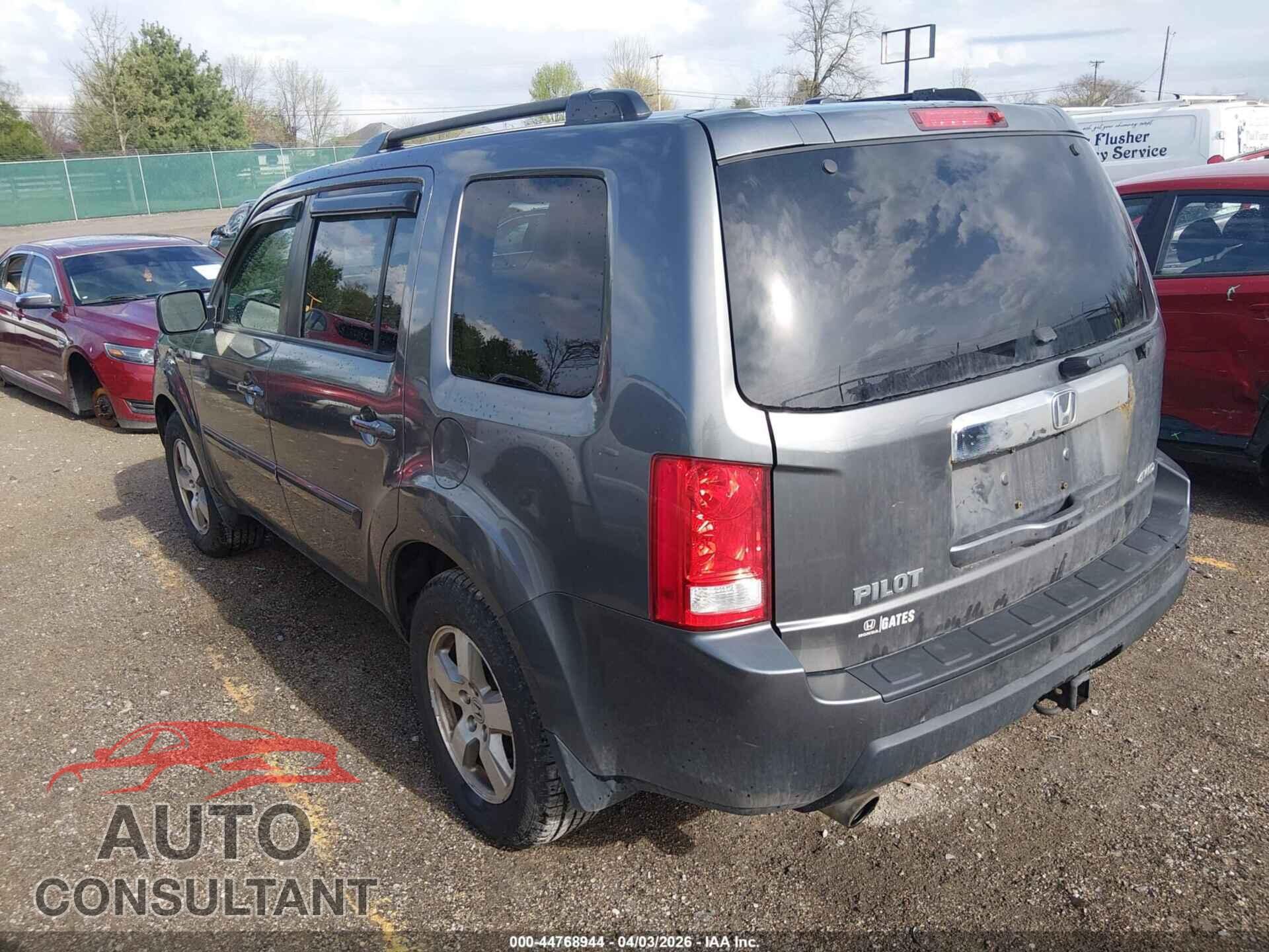 HONDA PILOT 2011 - 5FNYF4H58BB044678