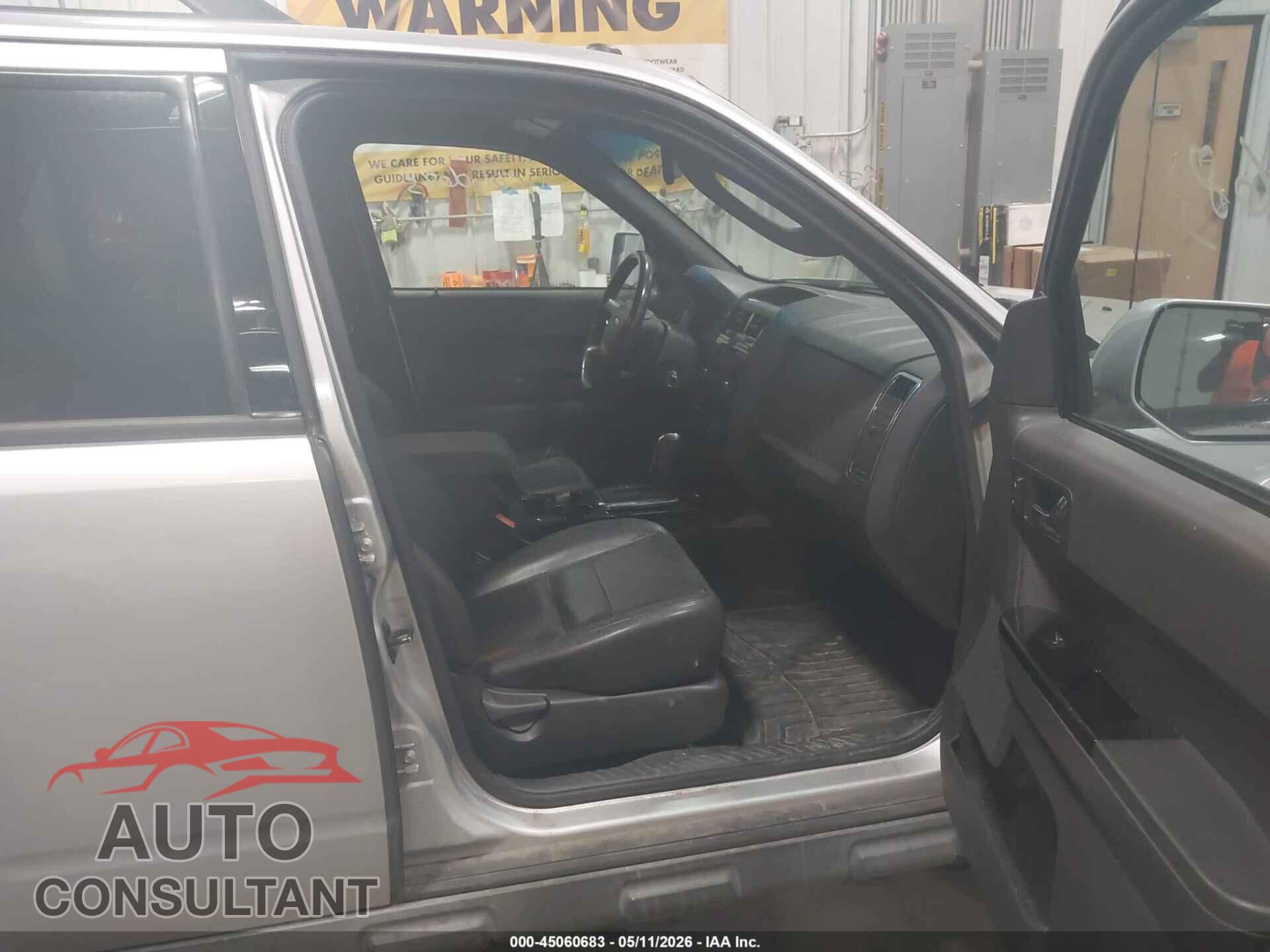 FORD ESCAPE 2010 - 1FMCU9EG4AKD01464