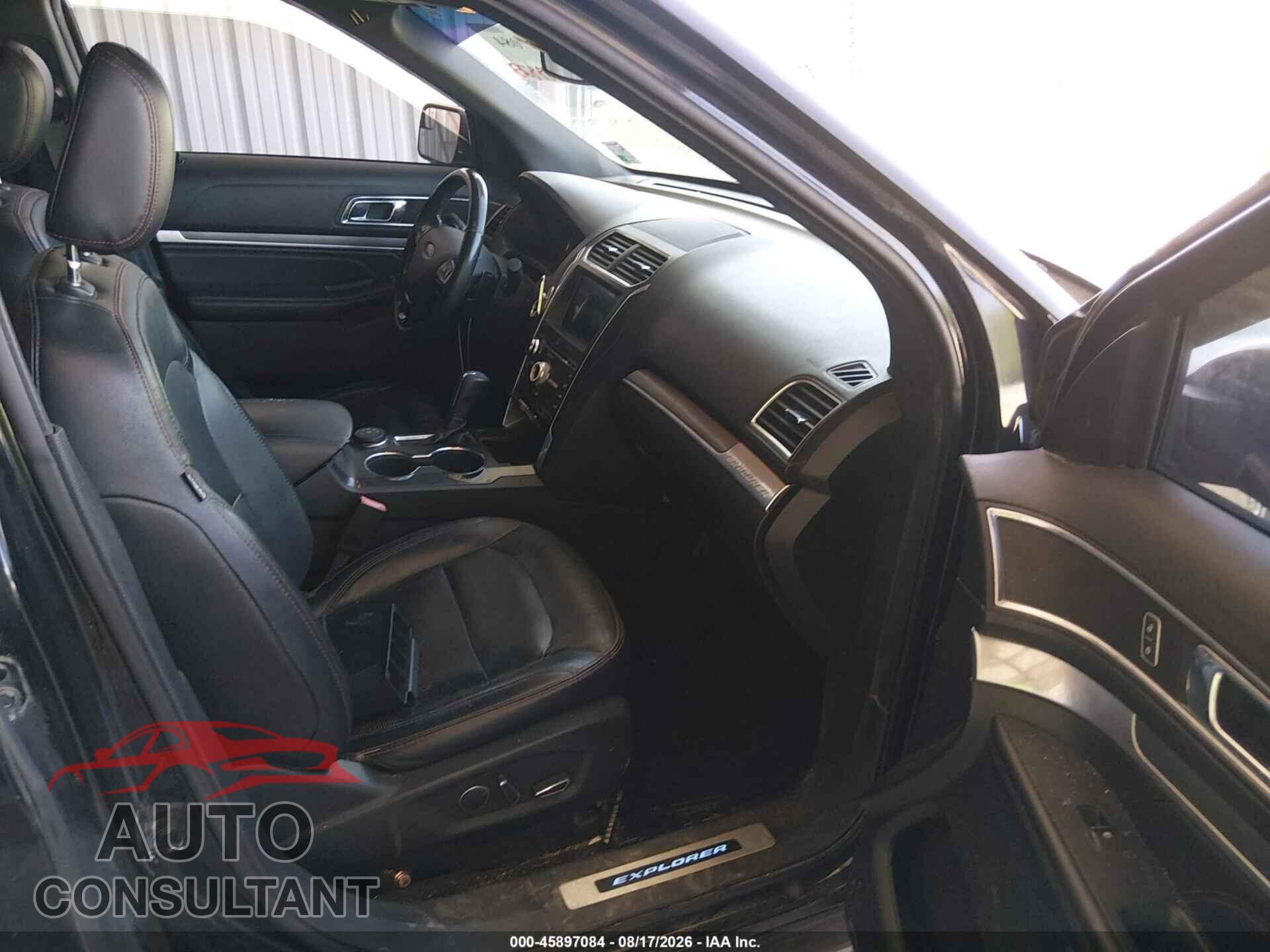 FORD EXPLORER 2018 - 1FM5K8GTXJGB13750
