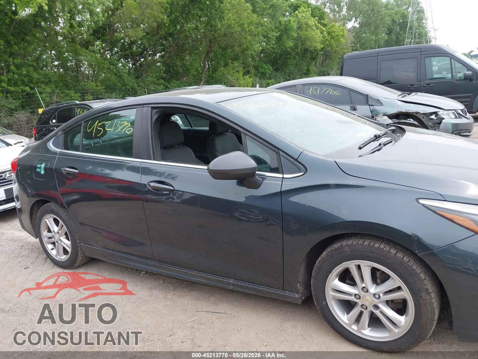 CHEVROLET CRUZE 2017 - 1G1BE5SM0H7145039