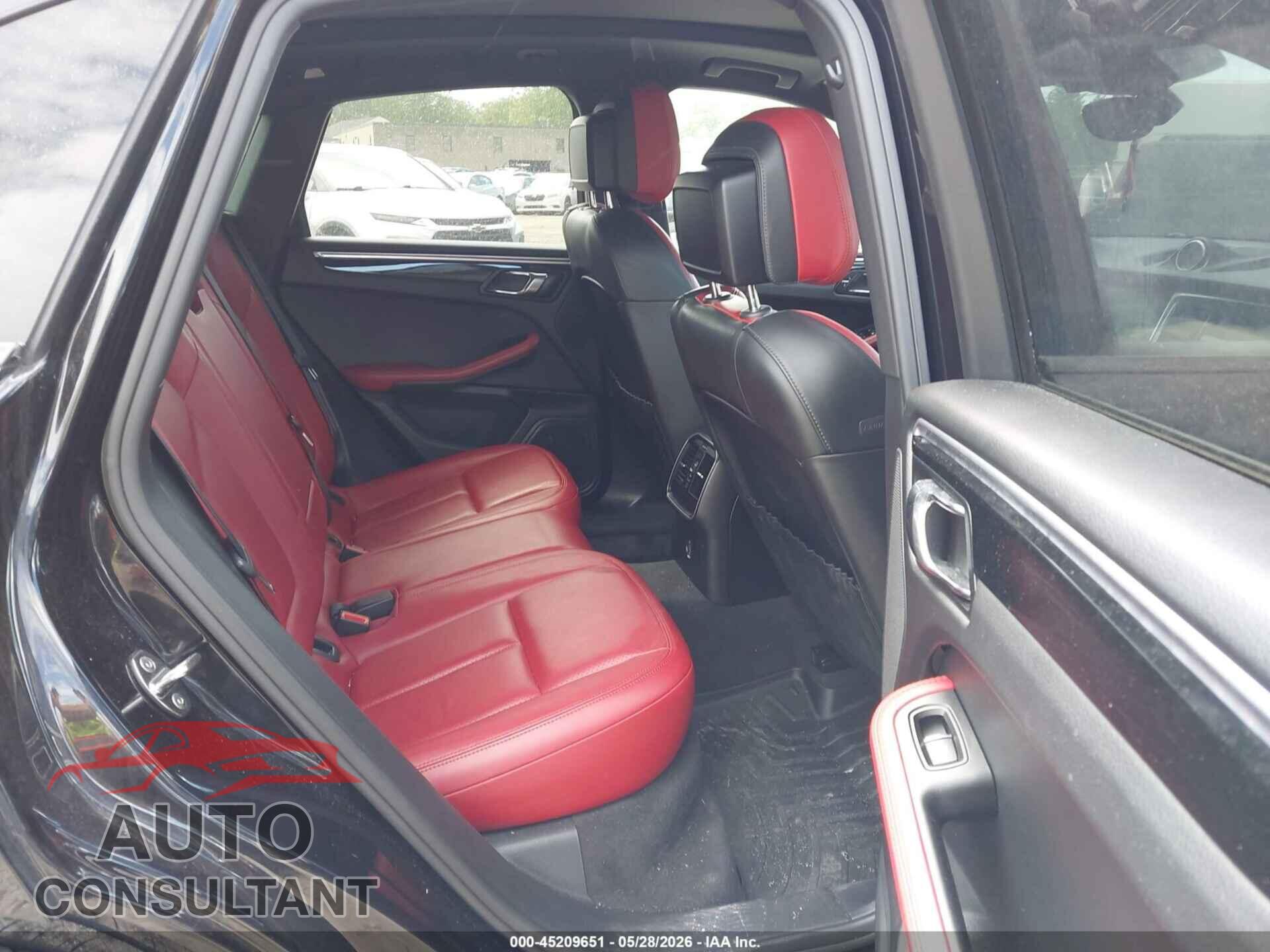 PORSCHE MACAN 2017 - WP1AB2A58HLB16155