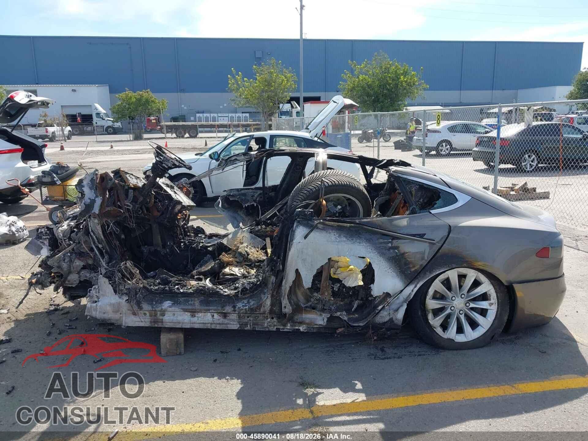 TESLA MODEL S 2016 - 5YJSA1E2XGF150974