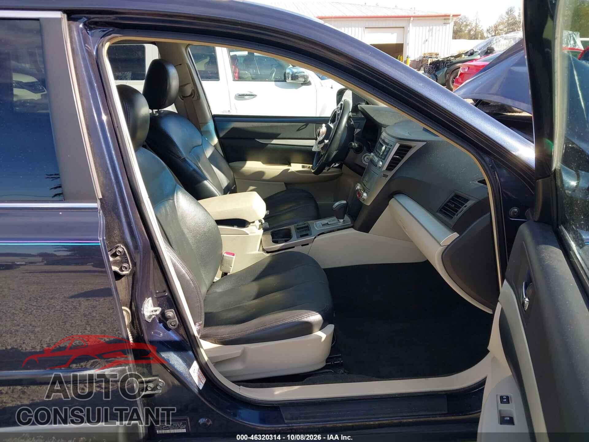 SUBARU OUTBACK 2013 - 4S4BRBGC8D3218102