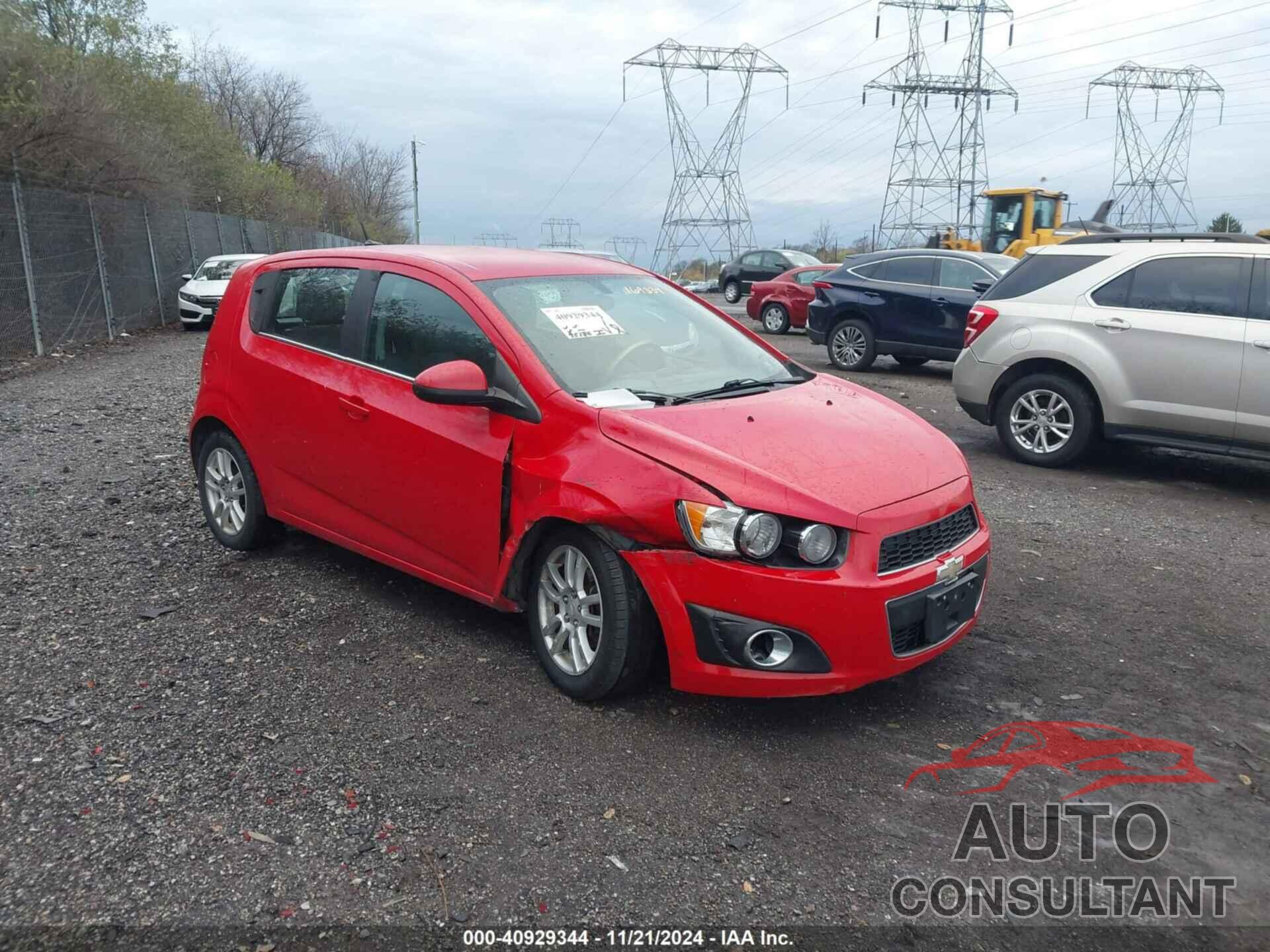 CHEVROLET SONIC 2014 - 1G1JC6SG3E4169334