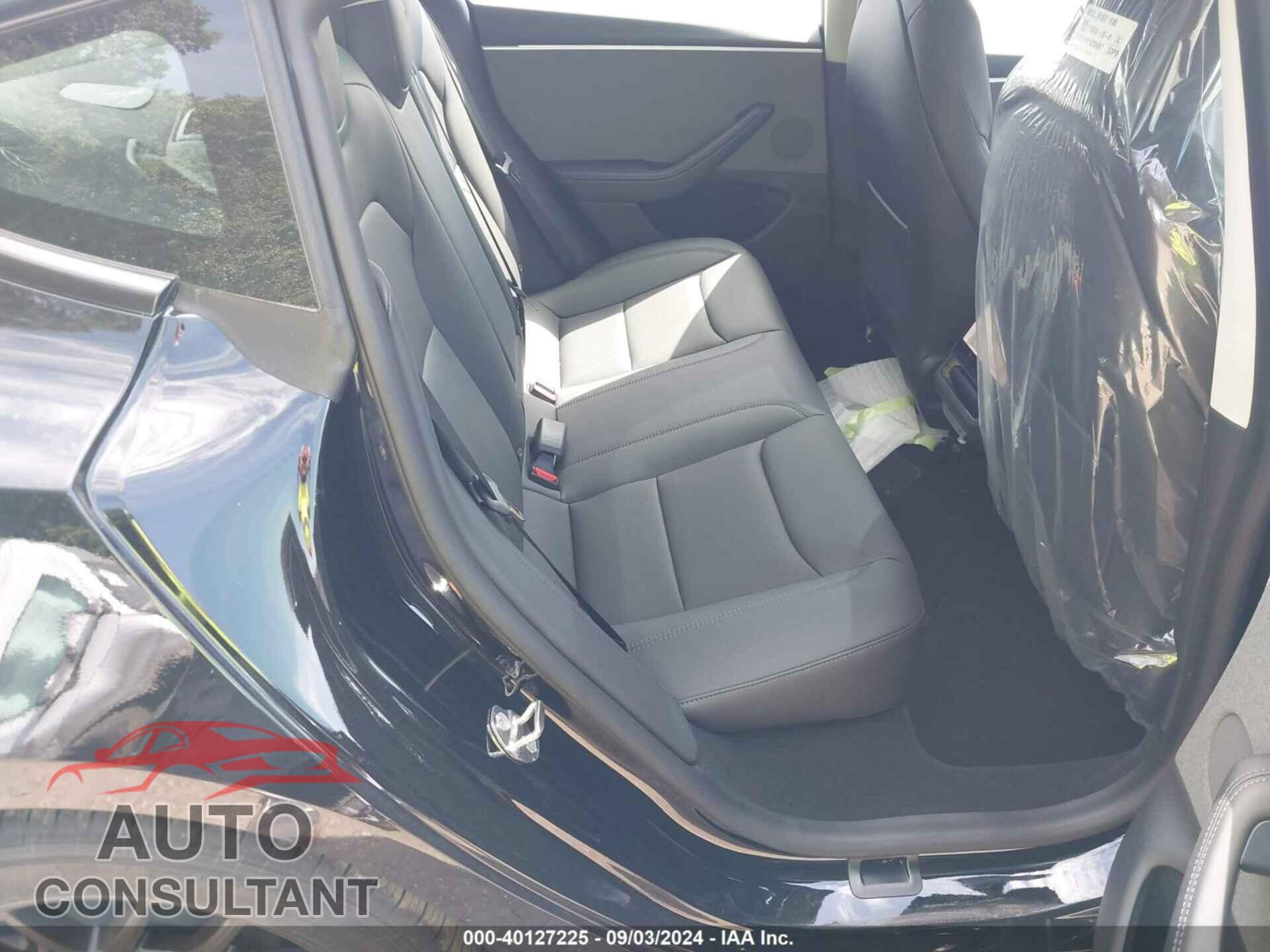 TESLA MODEL 3 2024 - 5YJ3E1EA3RF815264